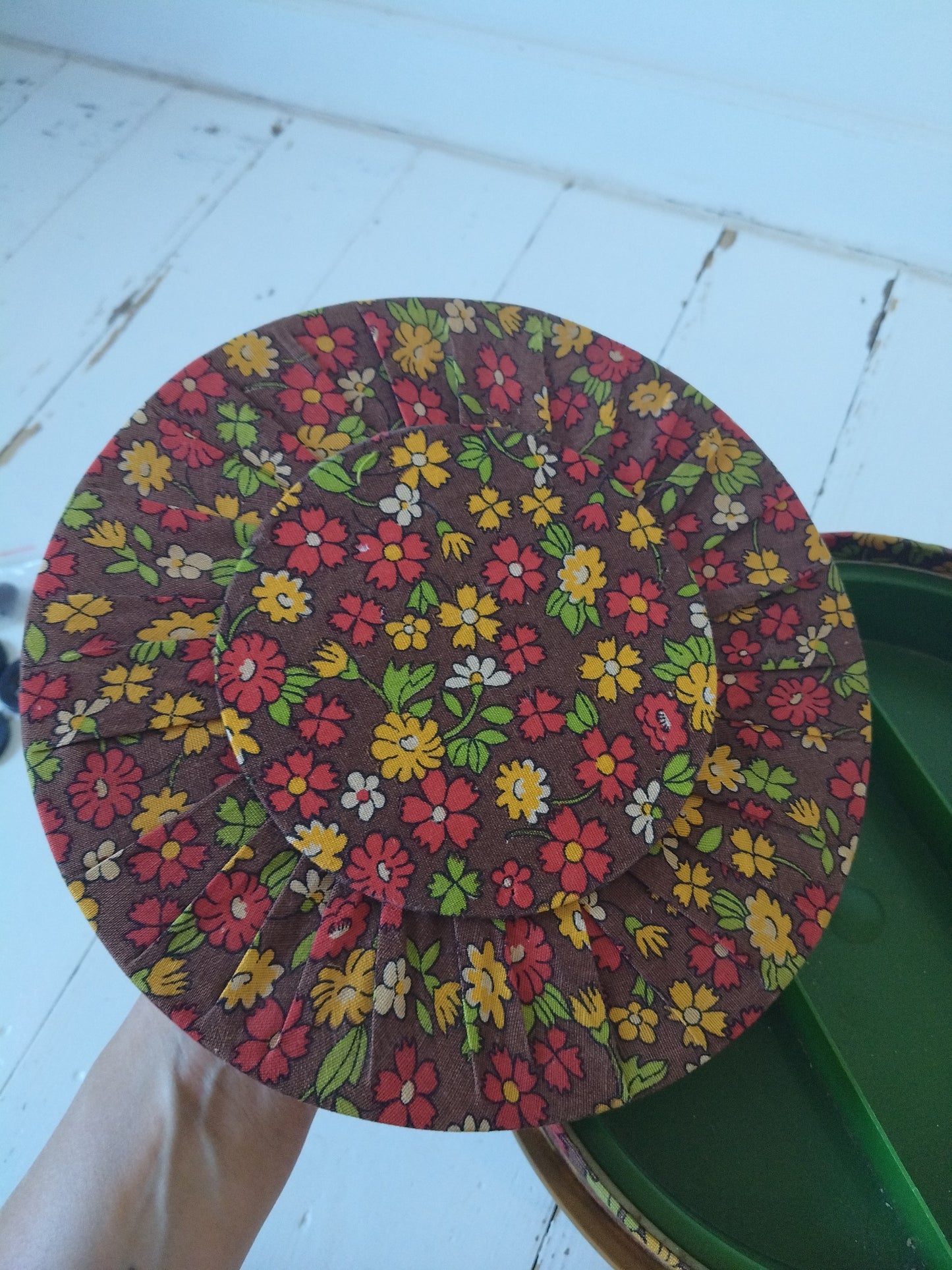 Boîte à couture/ petite travailleuse tissu flower power