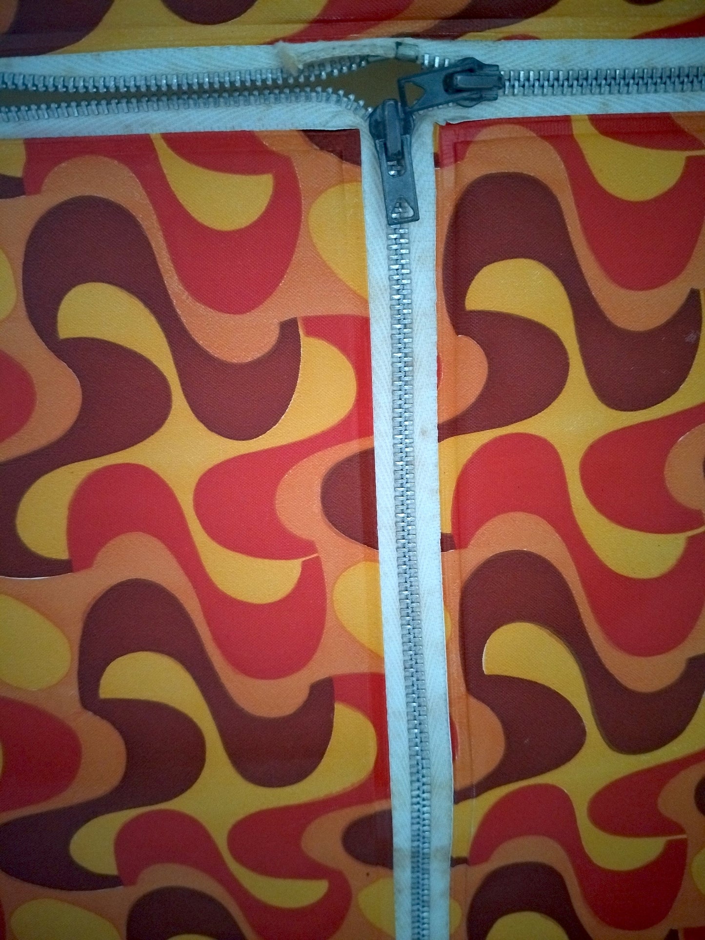 Petit meuble de poupées vintage