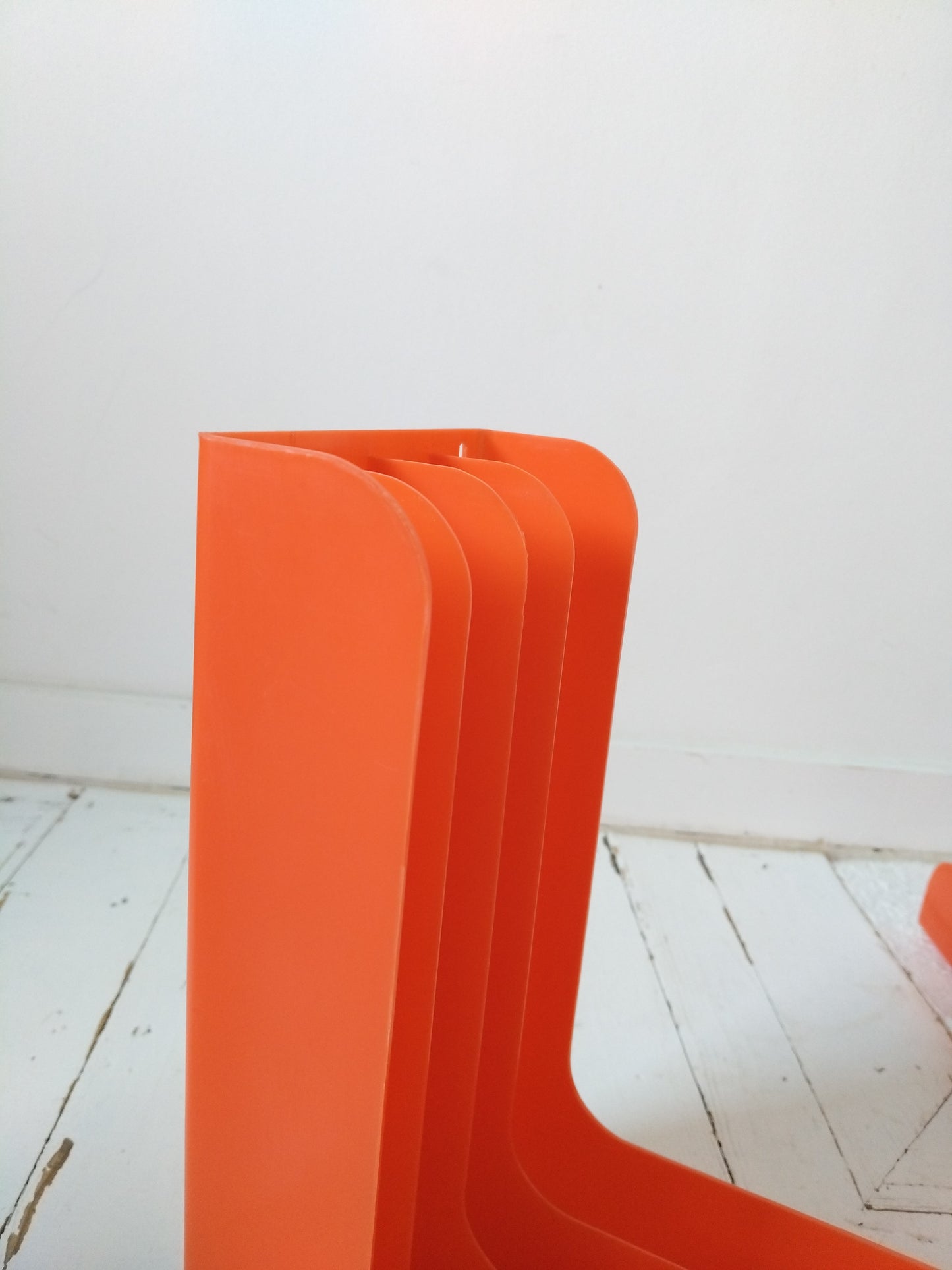 Range-vinyles 33T/ porte-revues Auréac en plastique (à poser ou mural) à l'unité