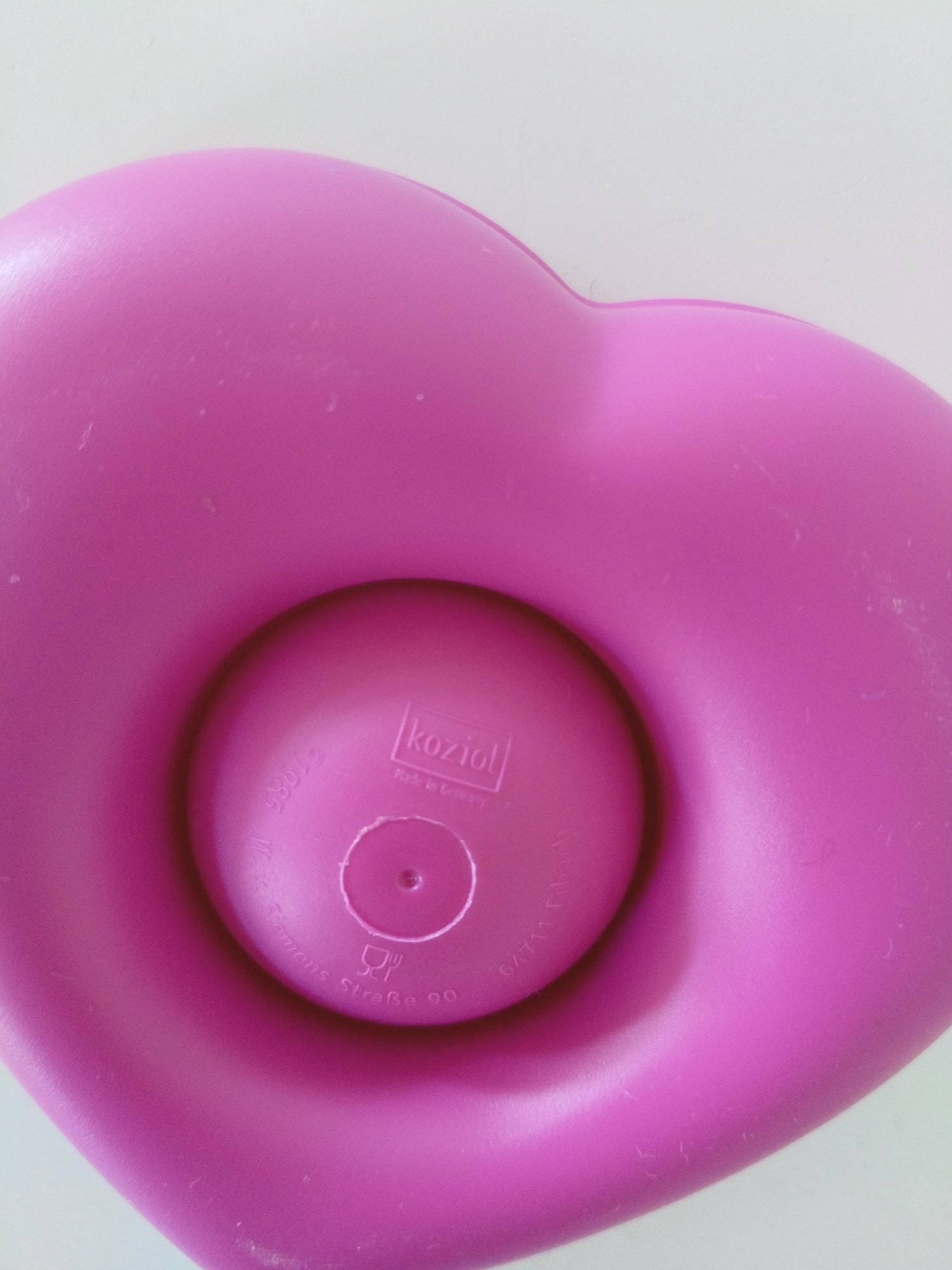 Coquetier cœur en plastique Koziol - cetaitmieuxavant