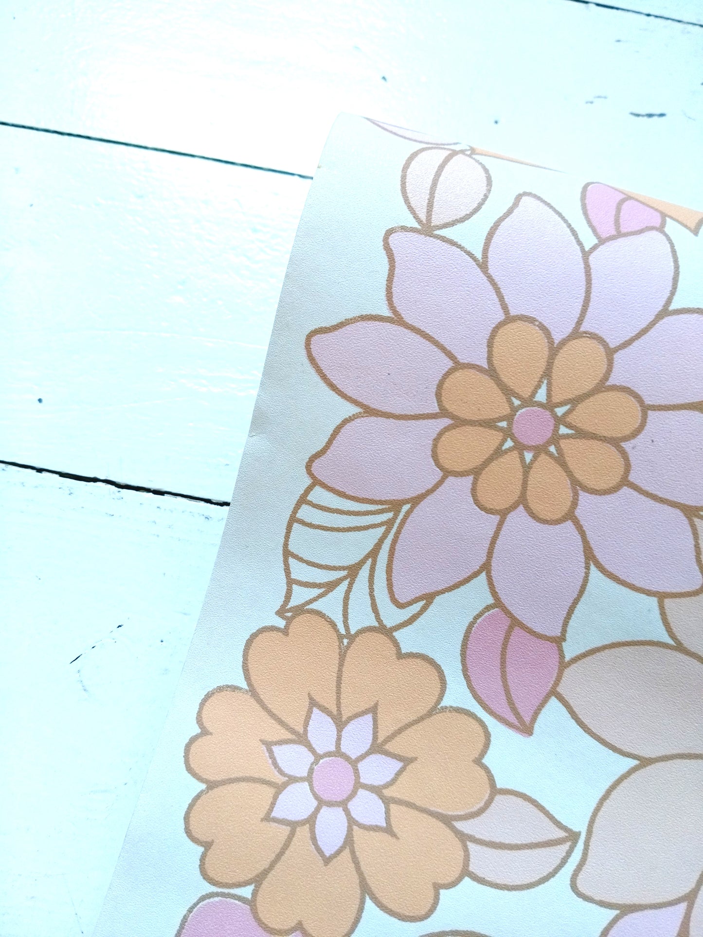 Rouleau de papier peint flower power entamé (encore 7mètres)