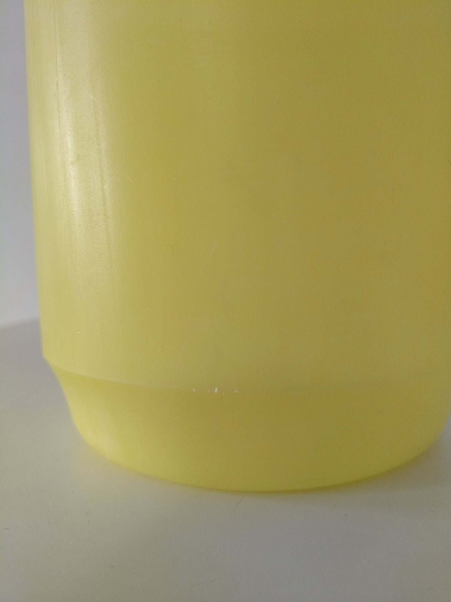 Ancien pot à lait en aluminium ou en plastique Gilac au choix