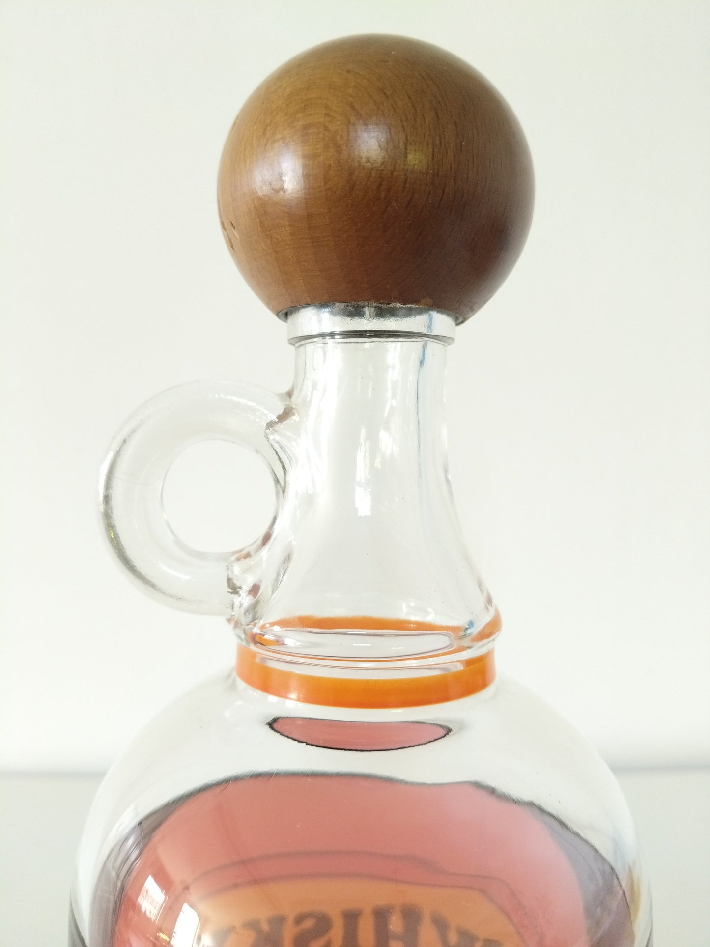 Ancienne bouteille à whisky en verre - cetaitmieuxavant