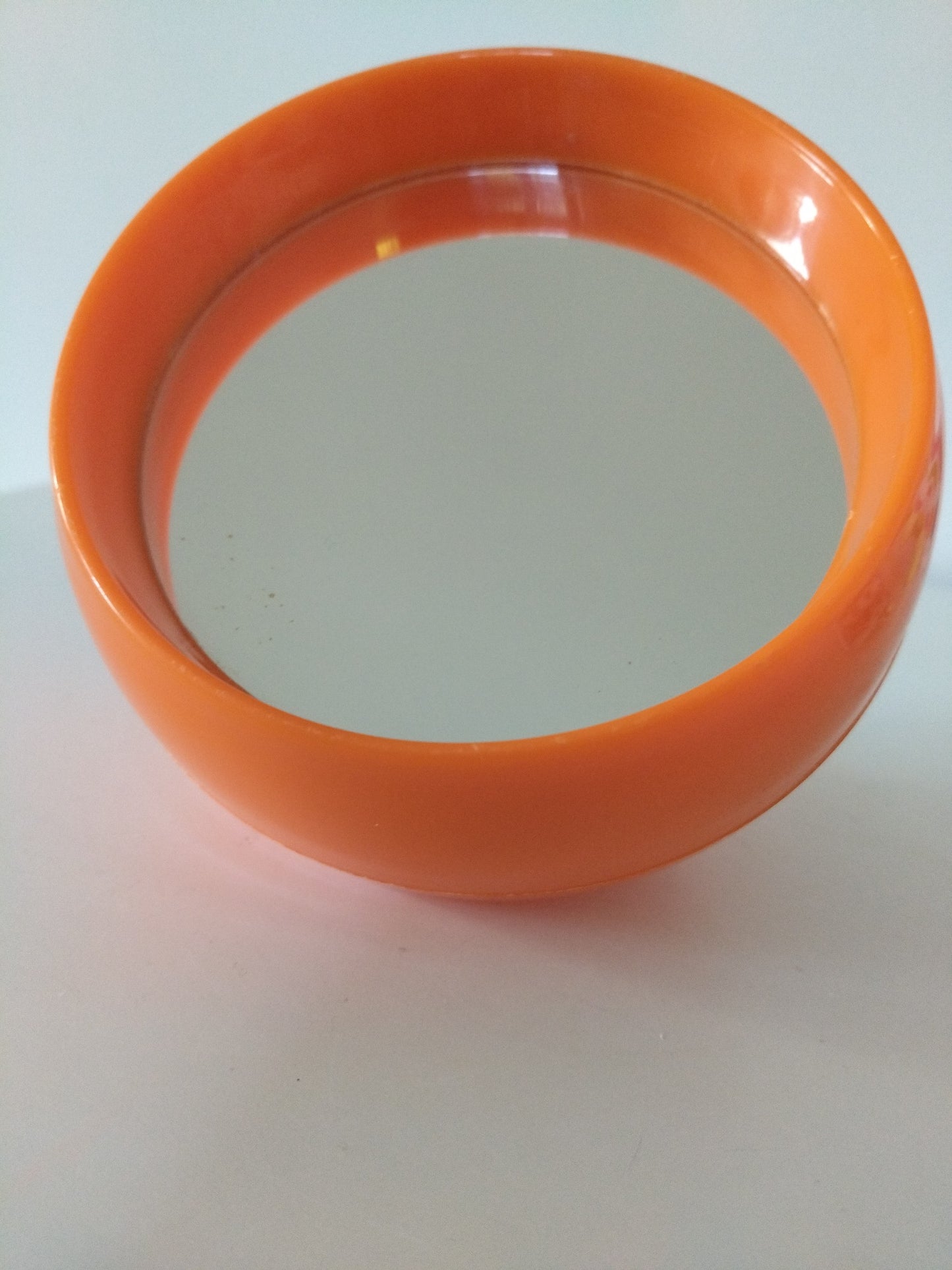 Petit miroir de table sphérique boule space age en plastique