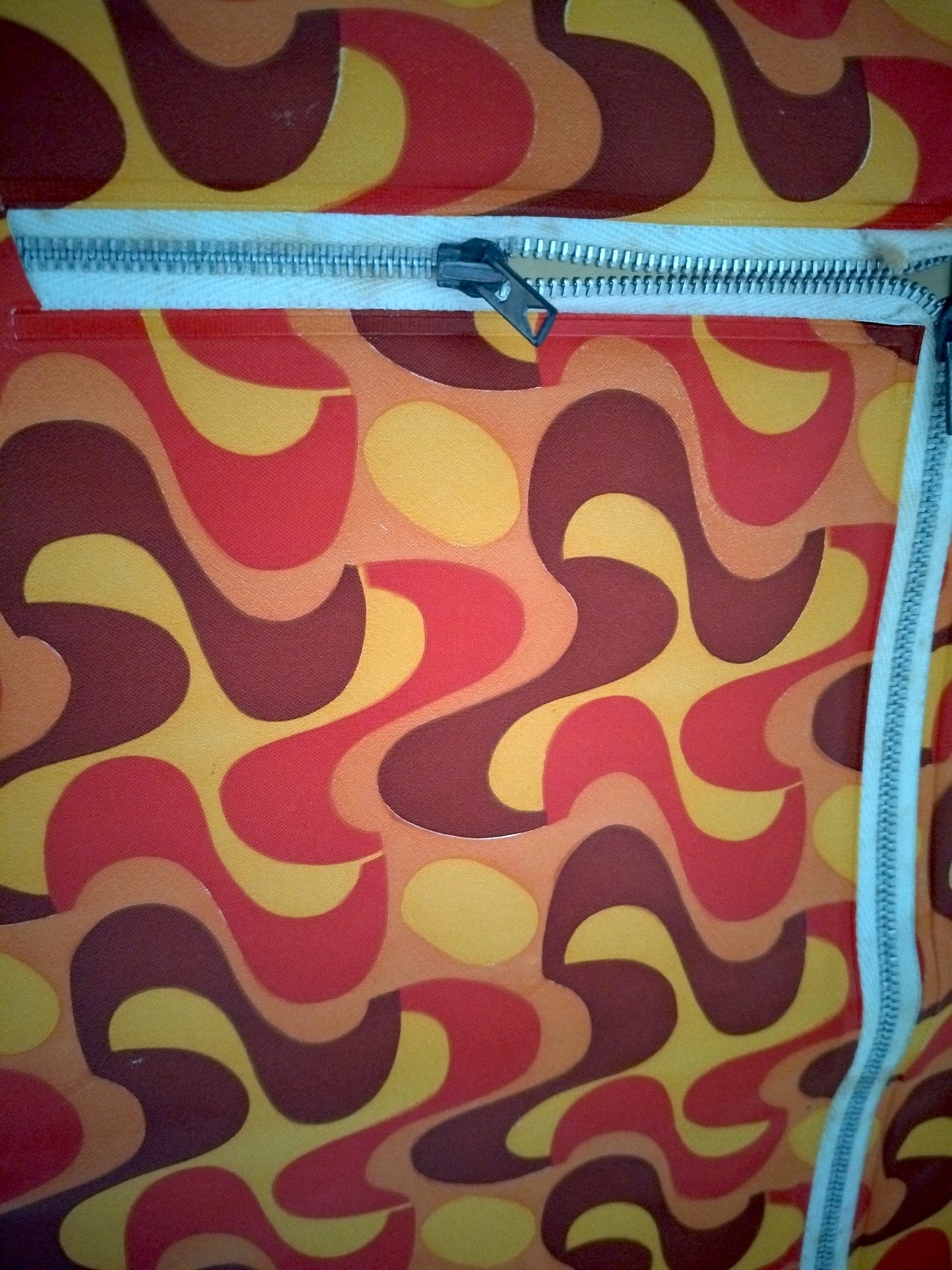 Petit meuble de poupées vintage