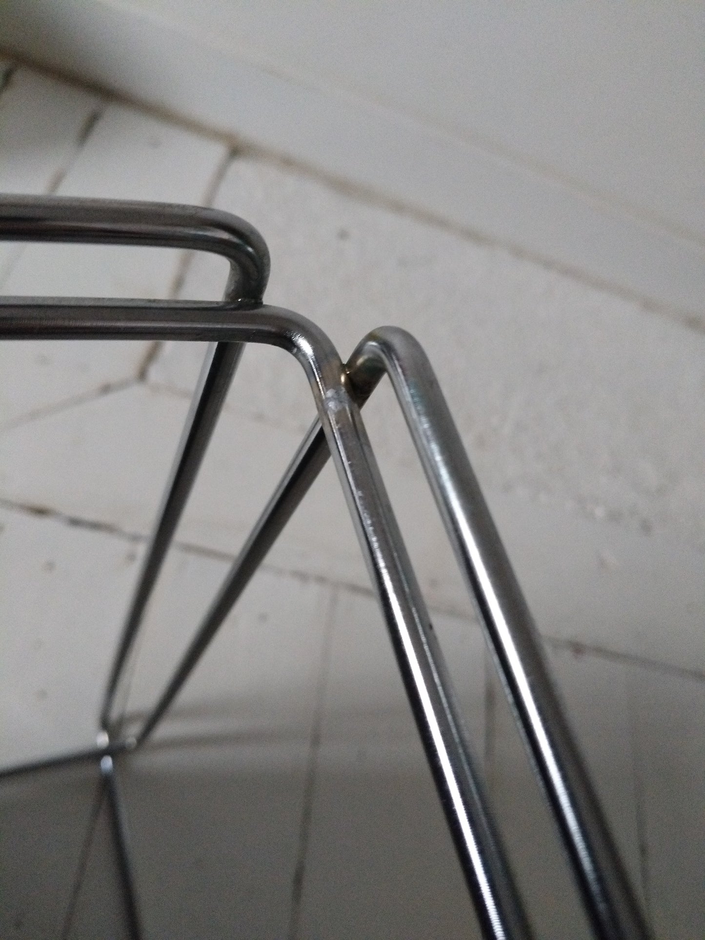 Porte-revues/ range-documents/ vinyles métal et simili cuir par Max Sauze pour Isocèle 70's