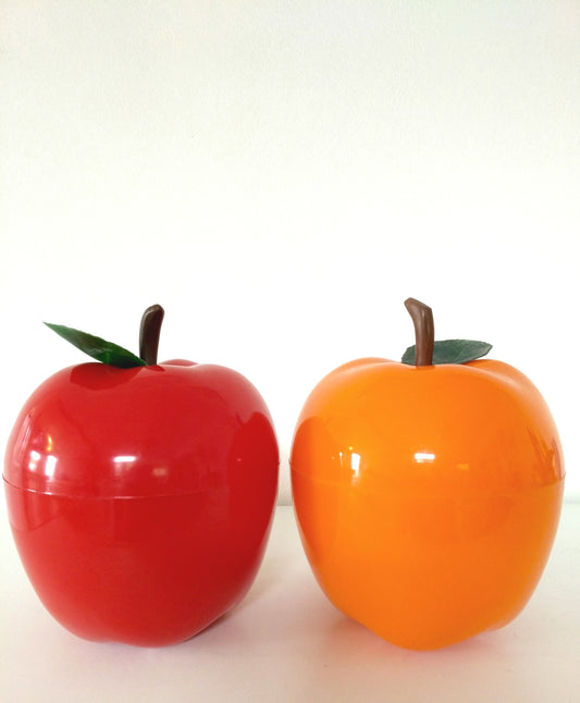 Pomme à glaçons en plastique rouge ou orange au choix