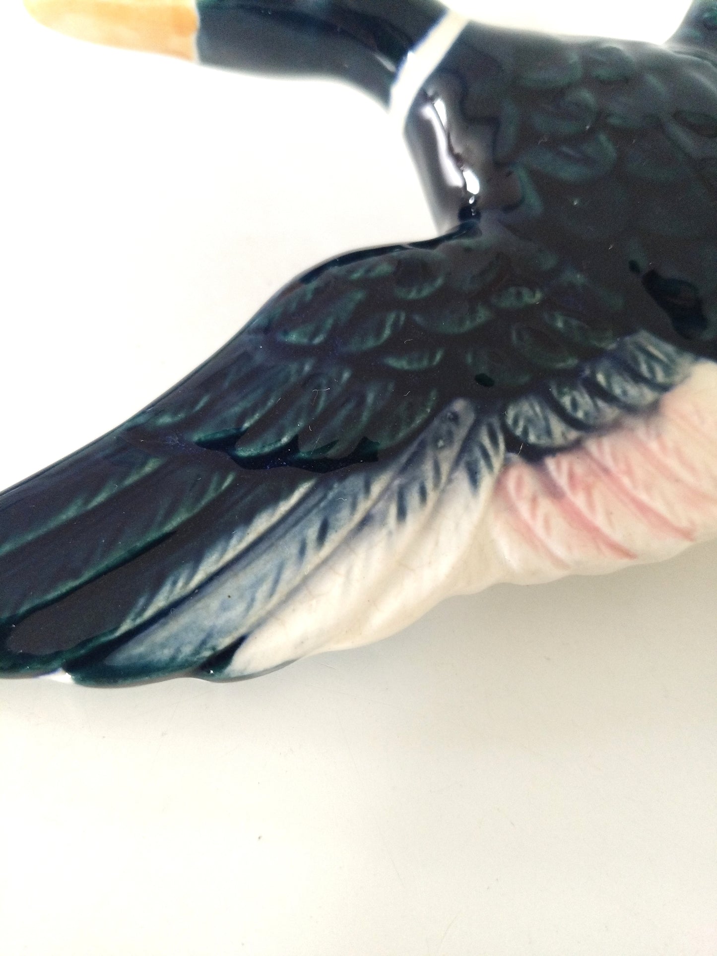 Canard mural en céramique