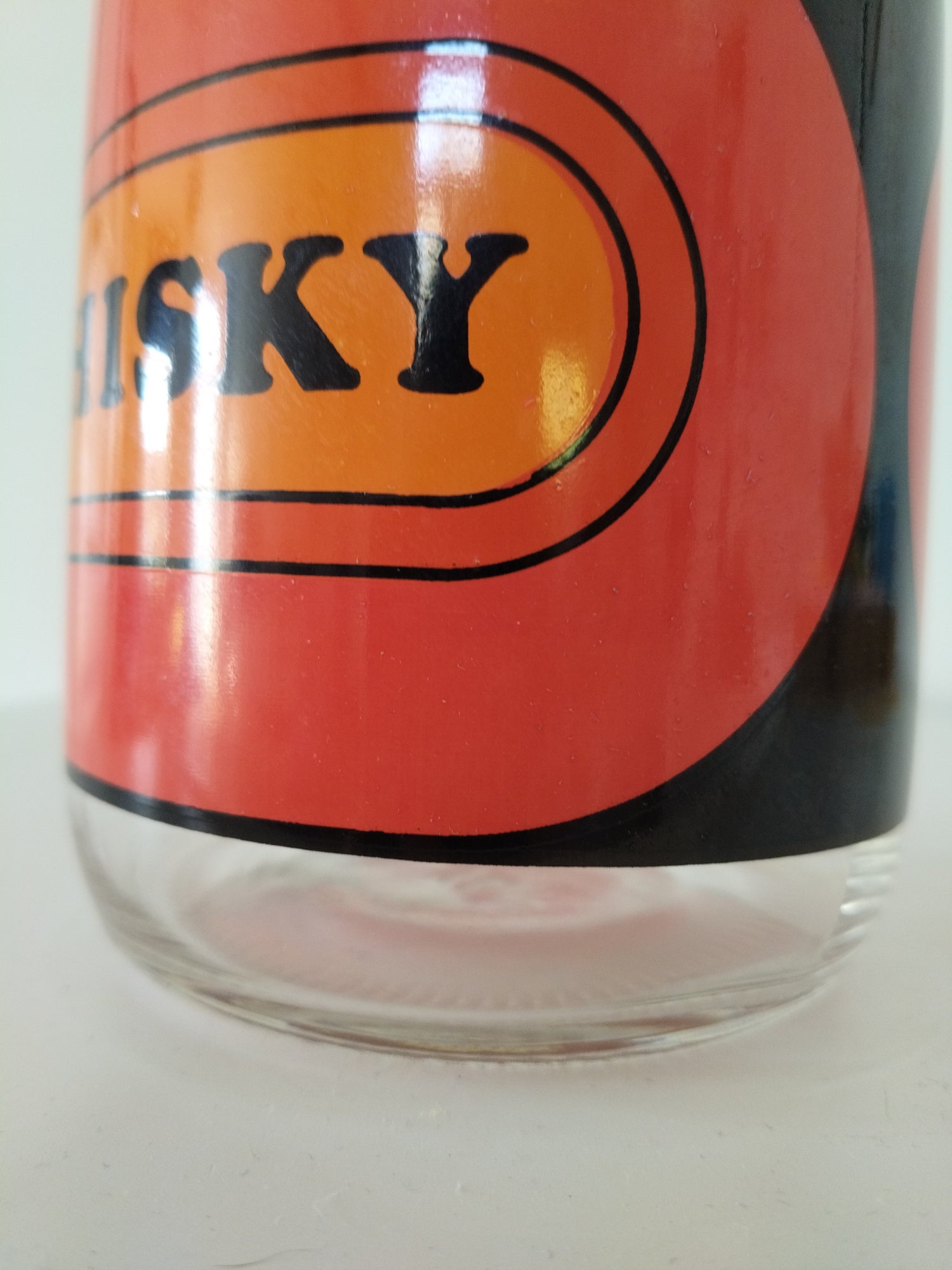 Ancienne bouteille à whisky en verre - cetaitmieuxavant