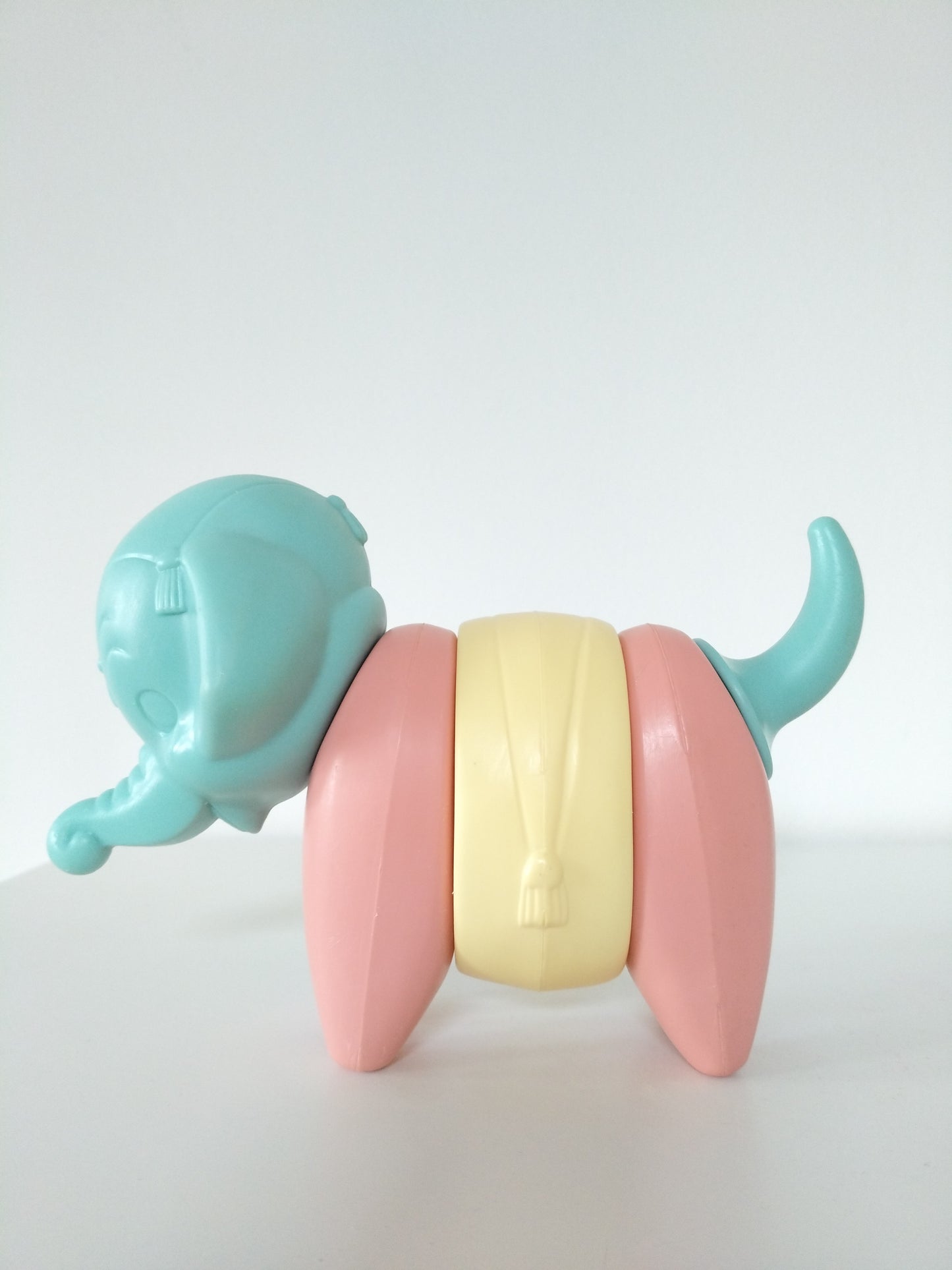 Jouet/ puzzle/ éléphant à emboîter en plastique Tupperware Toy