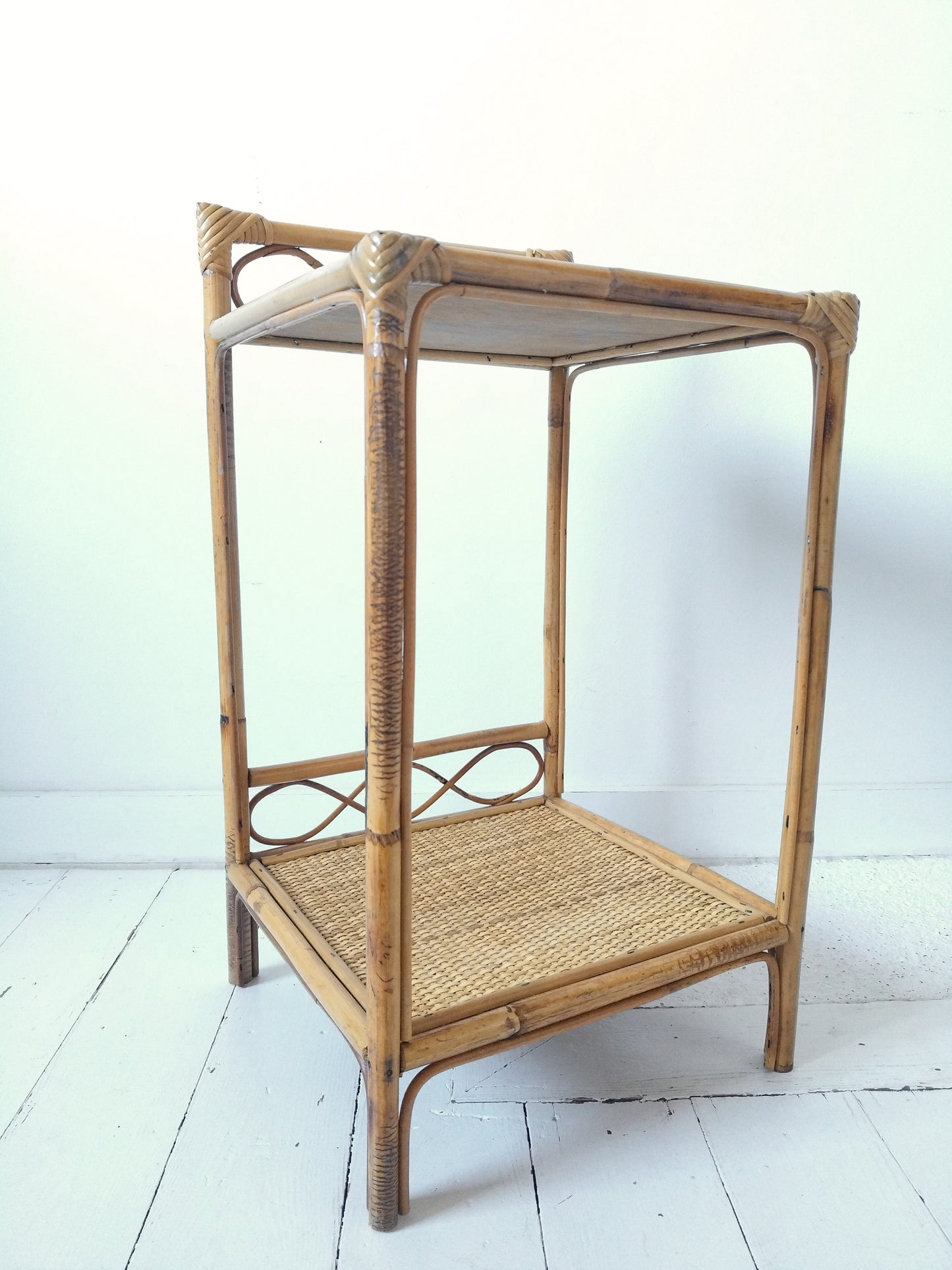 Étagère/ chevet vintage osier et rotin