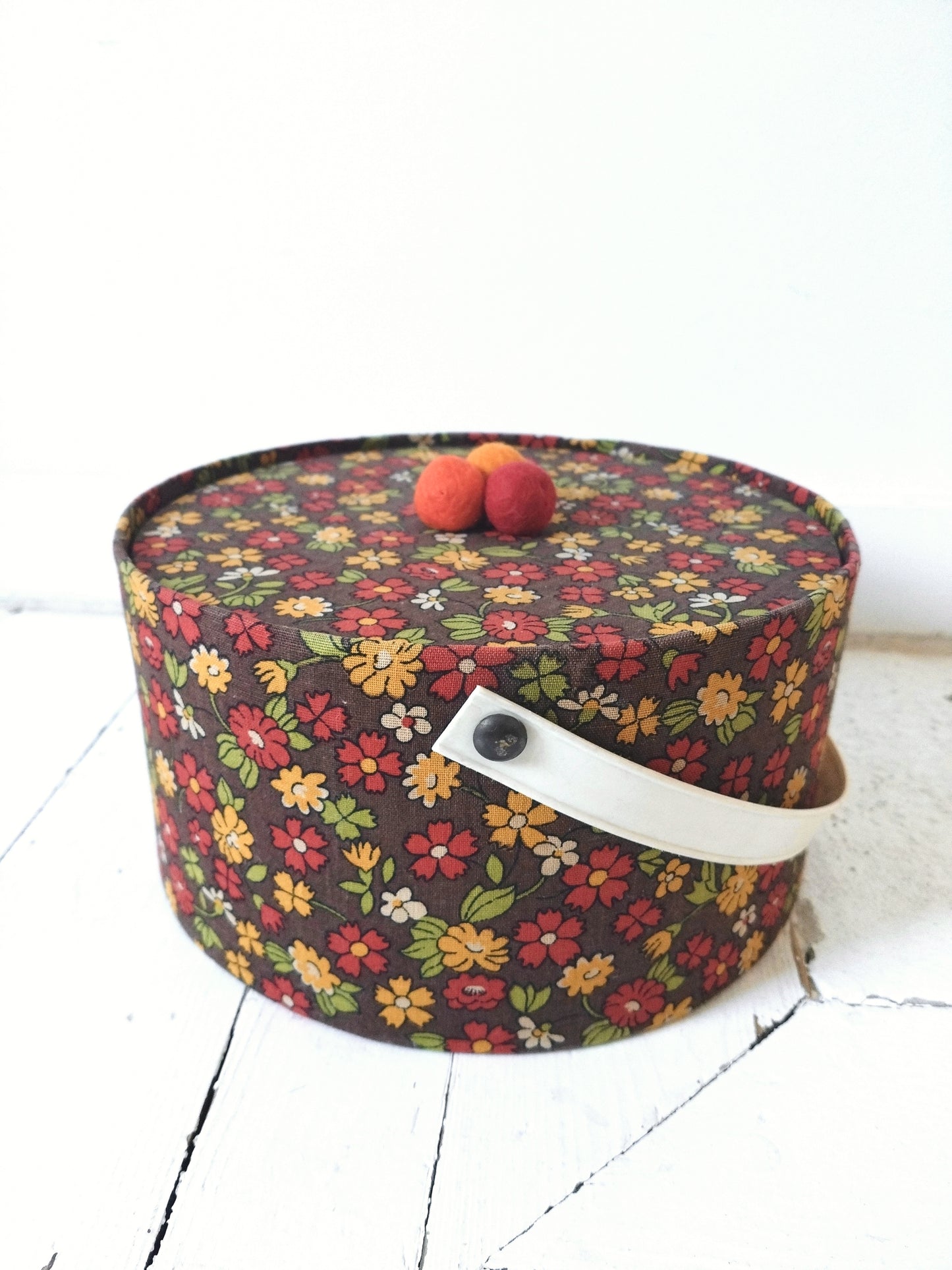 Boîte à couture/ petite travailleuse tissu flower power