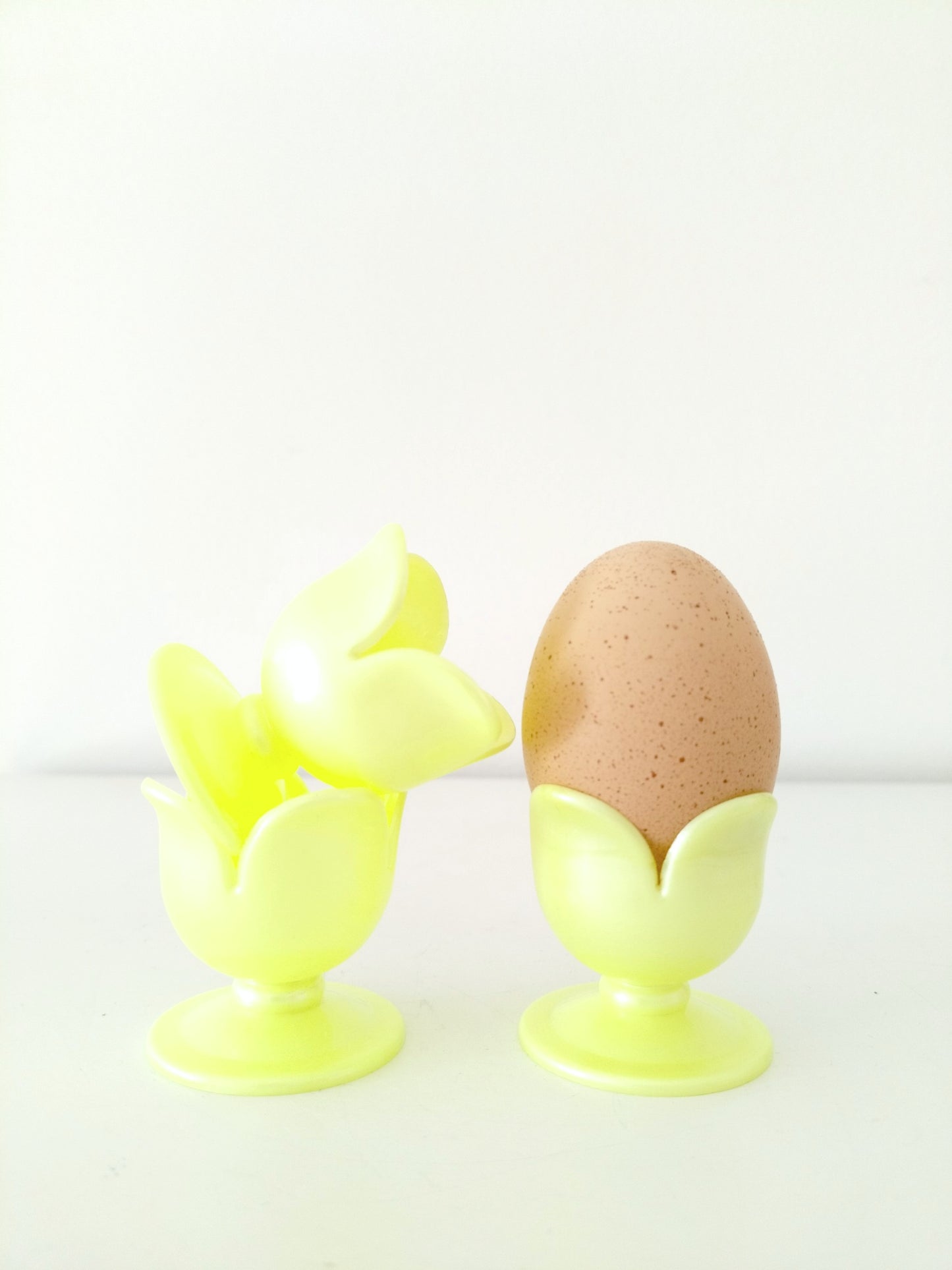 Ensemble de 3 coquetiers tulipe en plastique