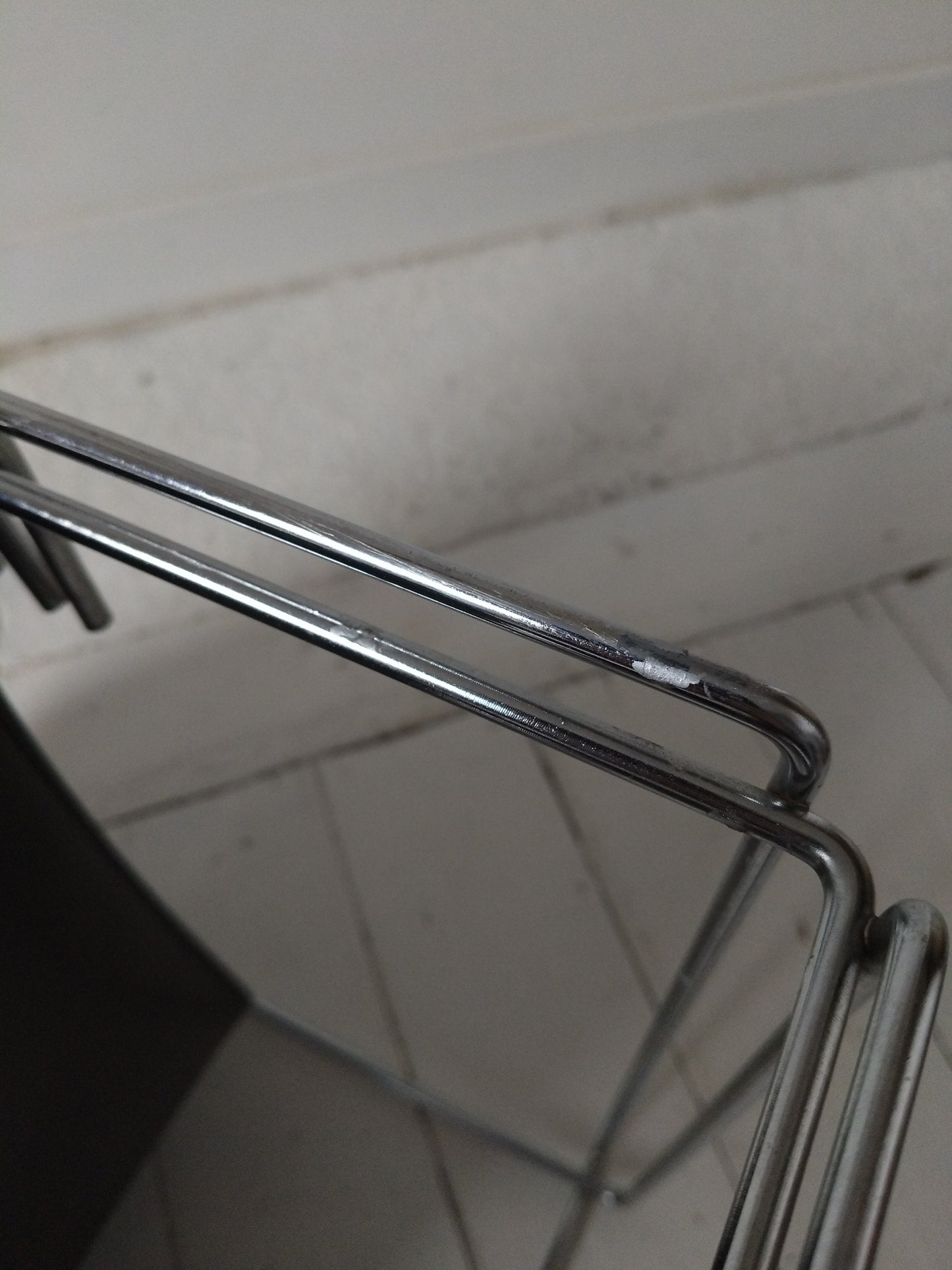 Porte-revues/ range-documents/ vinyles métal et simili cuir par Max Sauze pour Isocèle 70's