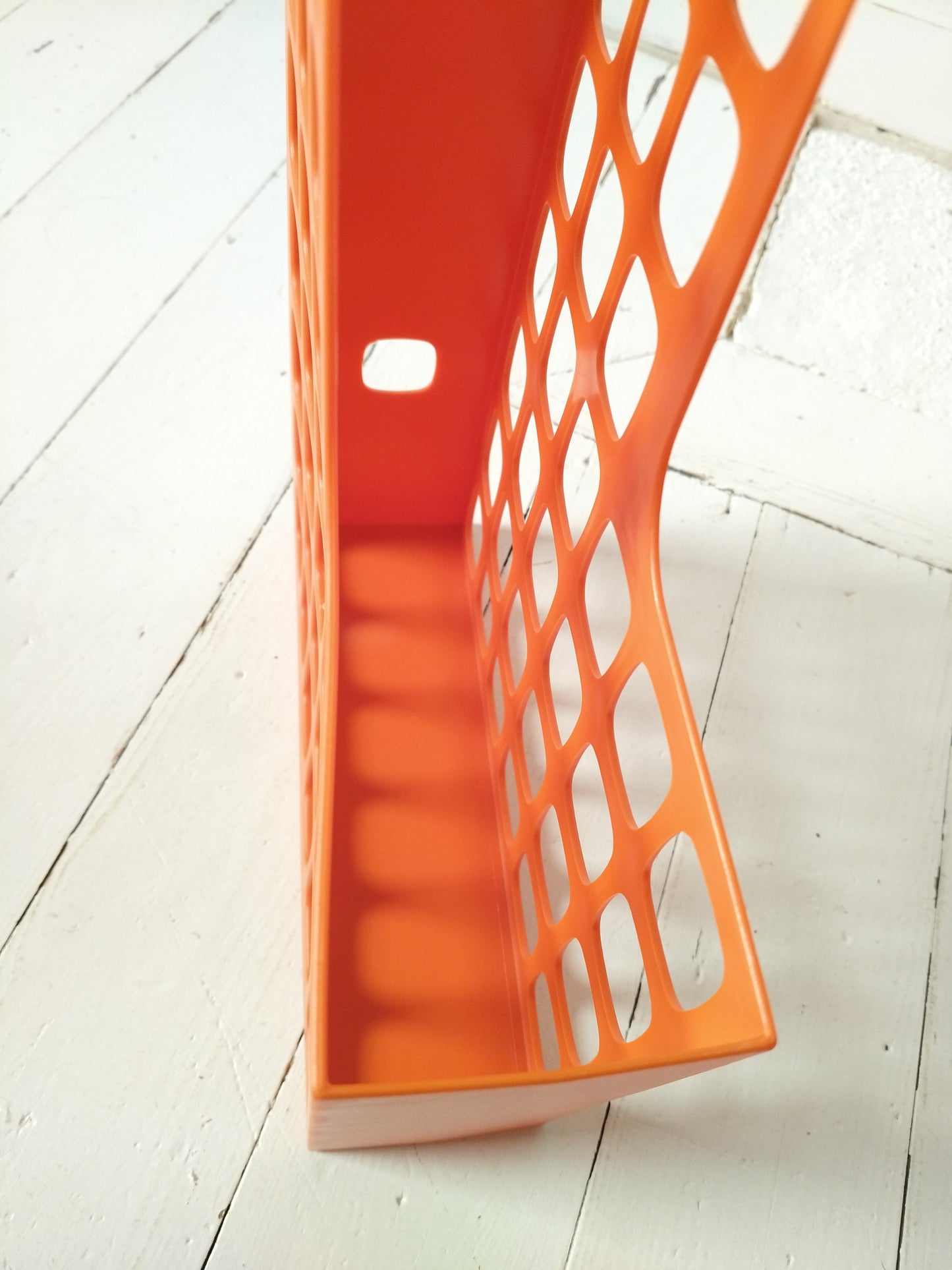 Range-documents/ magazines/ livres en plastique orange Esselte Boxer à l'unité