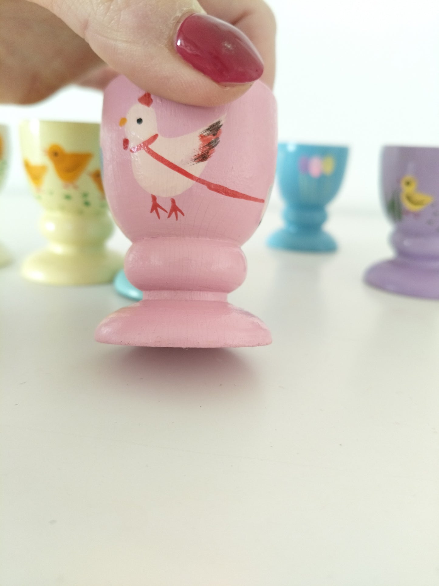 Ensemble de 6 petits coquetiers en bois peints à la main - cetaitmieuxavant