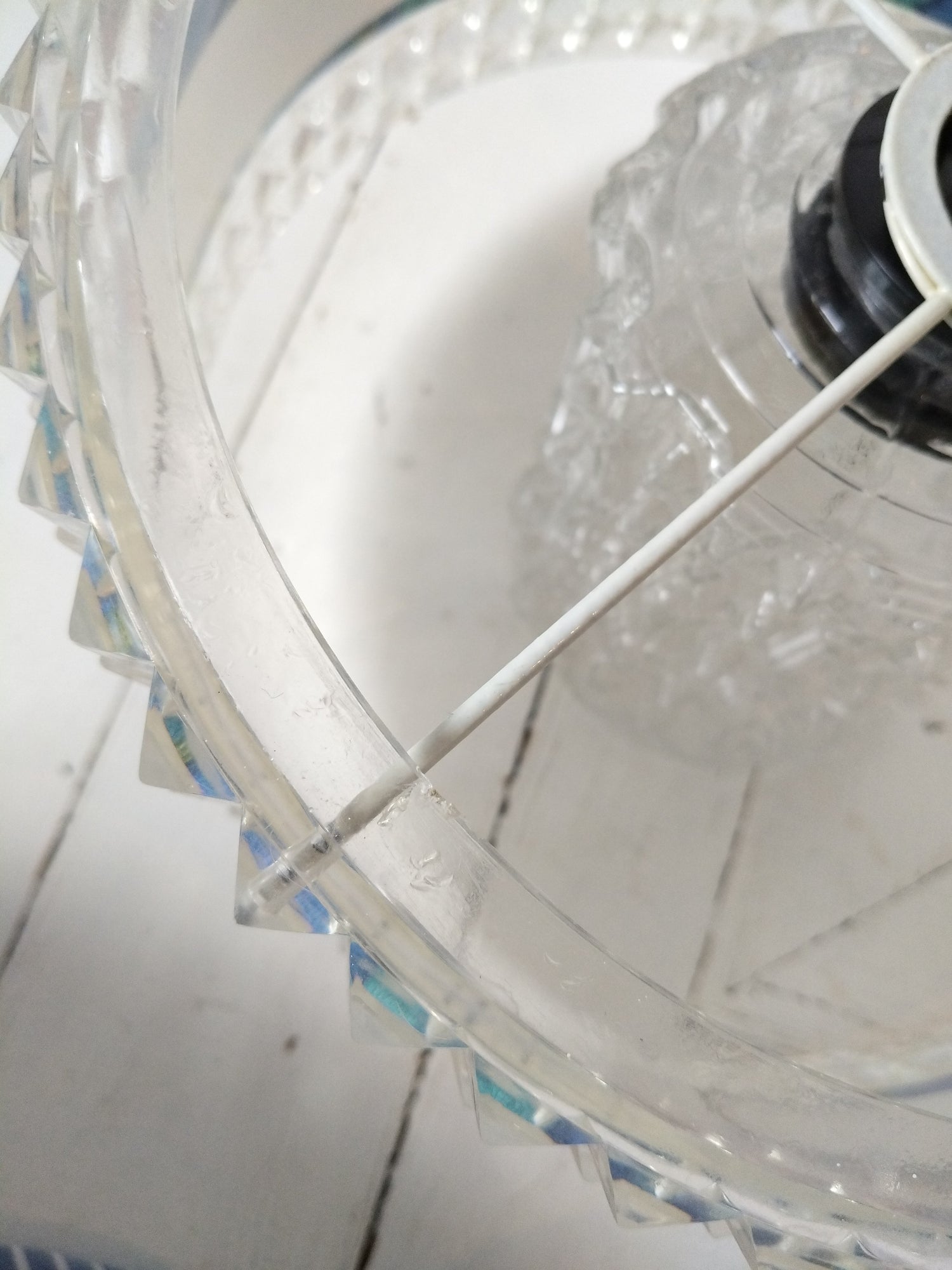 Luminaire suspension verre et plexi - cetaitmieuxavant