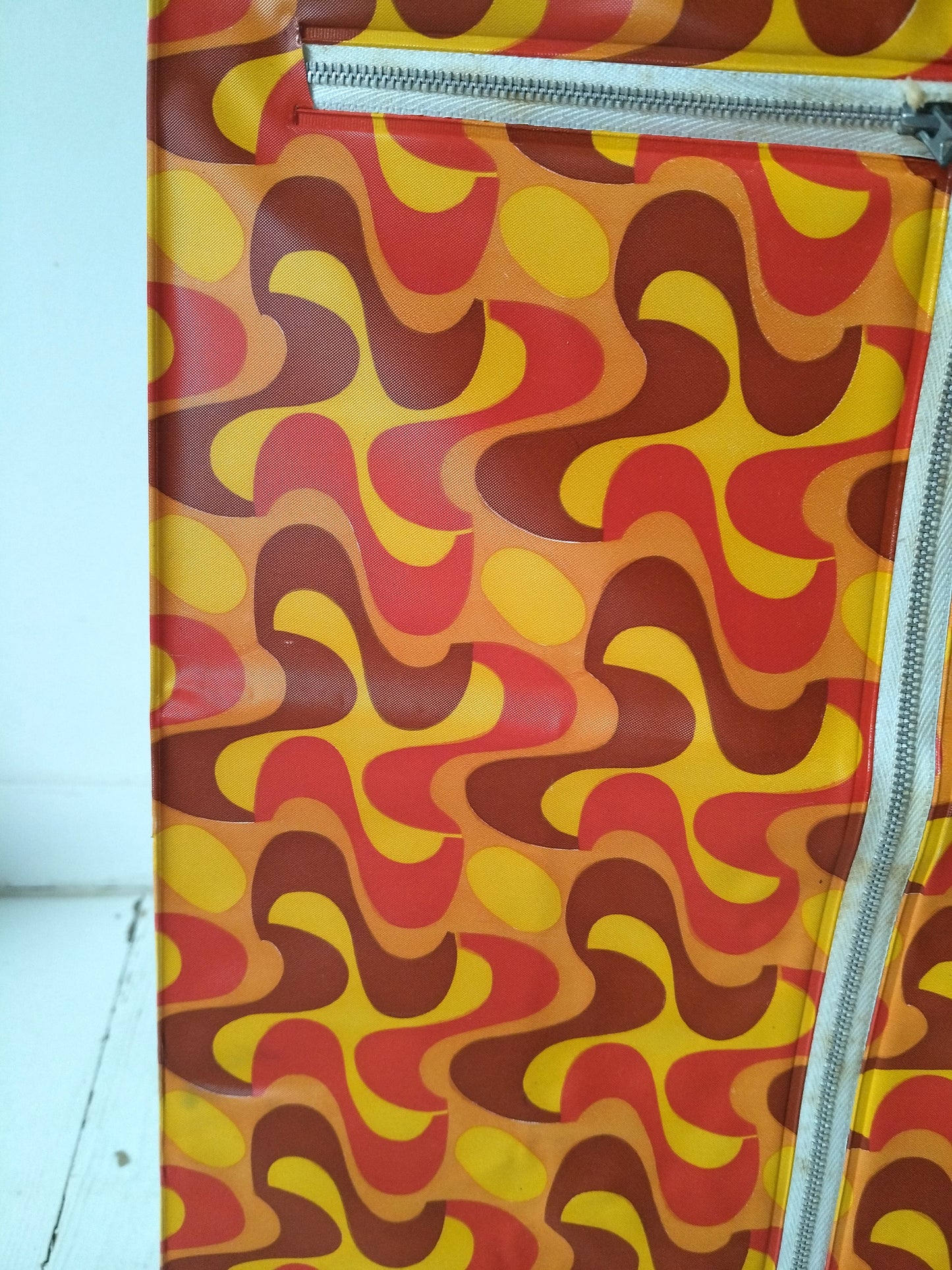 Petit meuble de poupées vintage