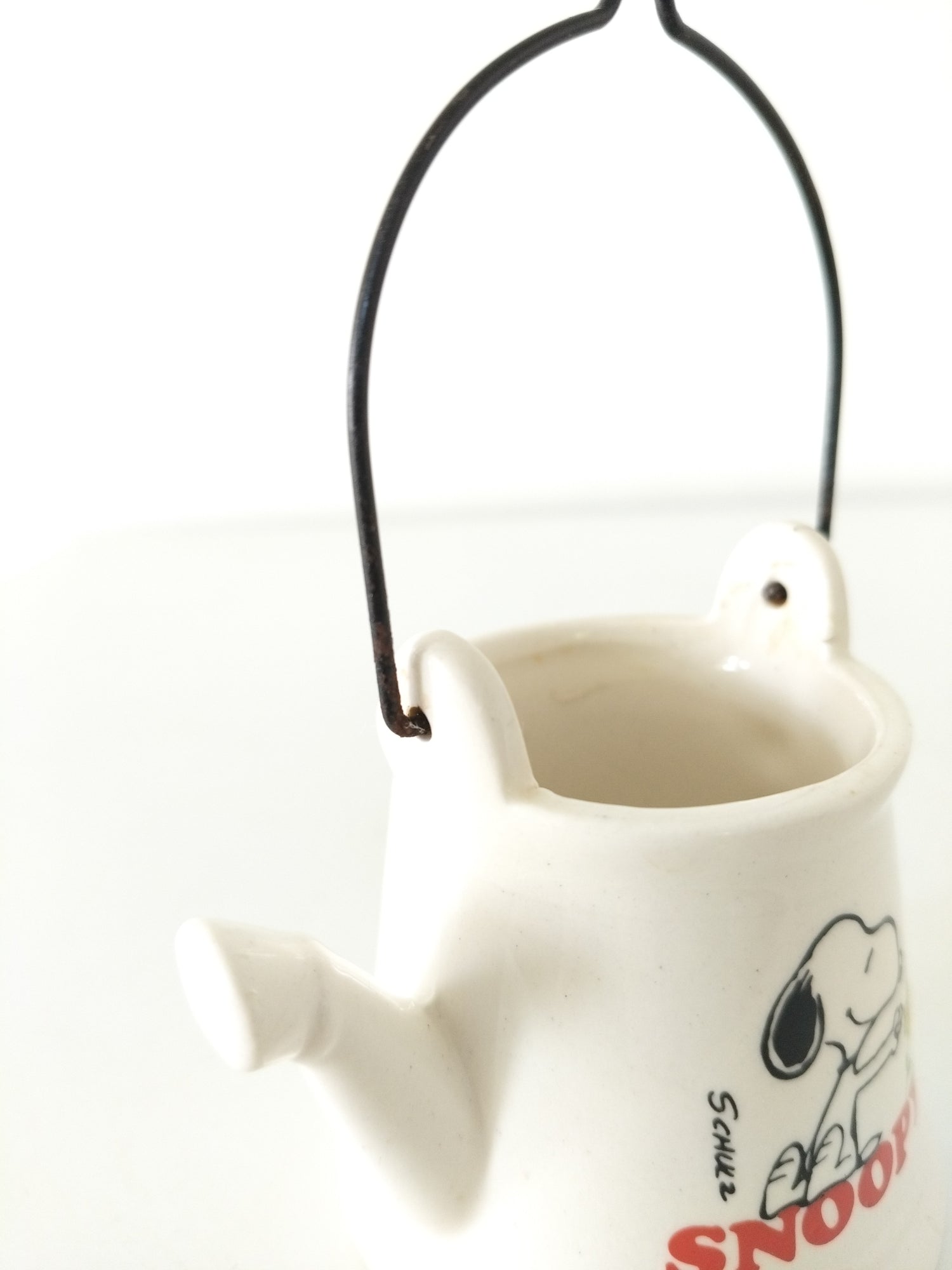 Mini cache-pot/ vase arrosoir en céramique Snoopy Japan United Feature Syndicate 1958 - cetaitmieuxavant