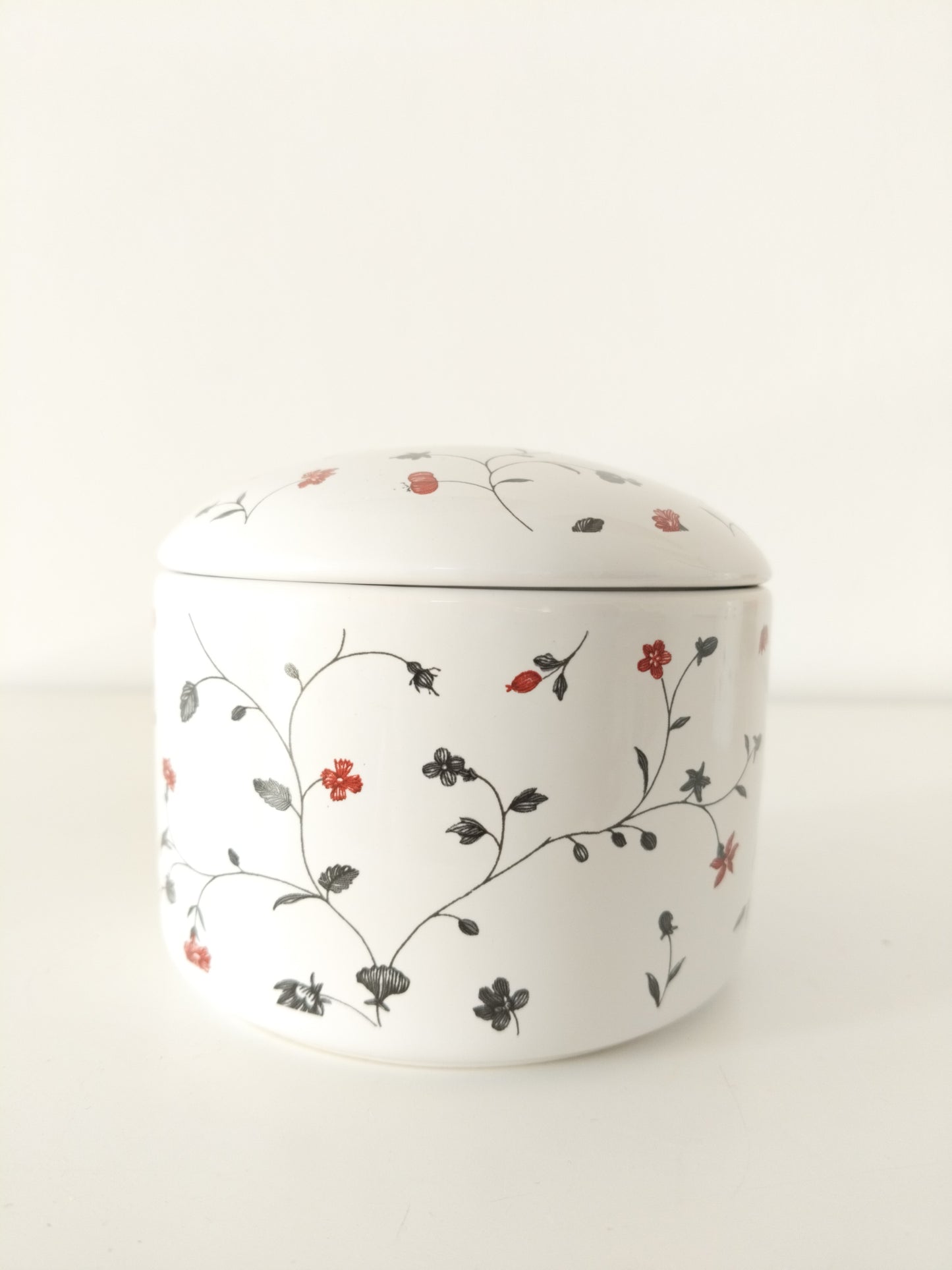Ensemble de salle de bain/ boîte et verre en porcelaine Ikea Boasjo 2017 - cetaitmieuxavant