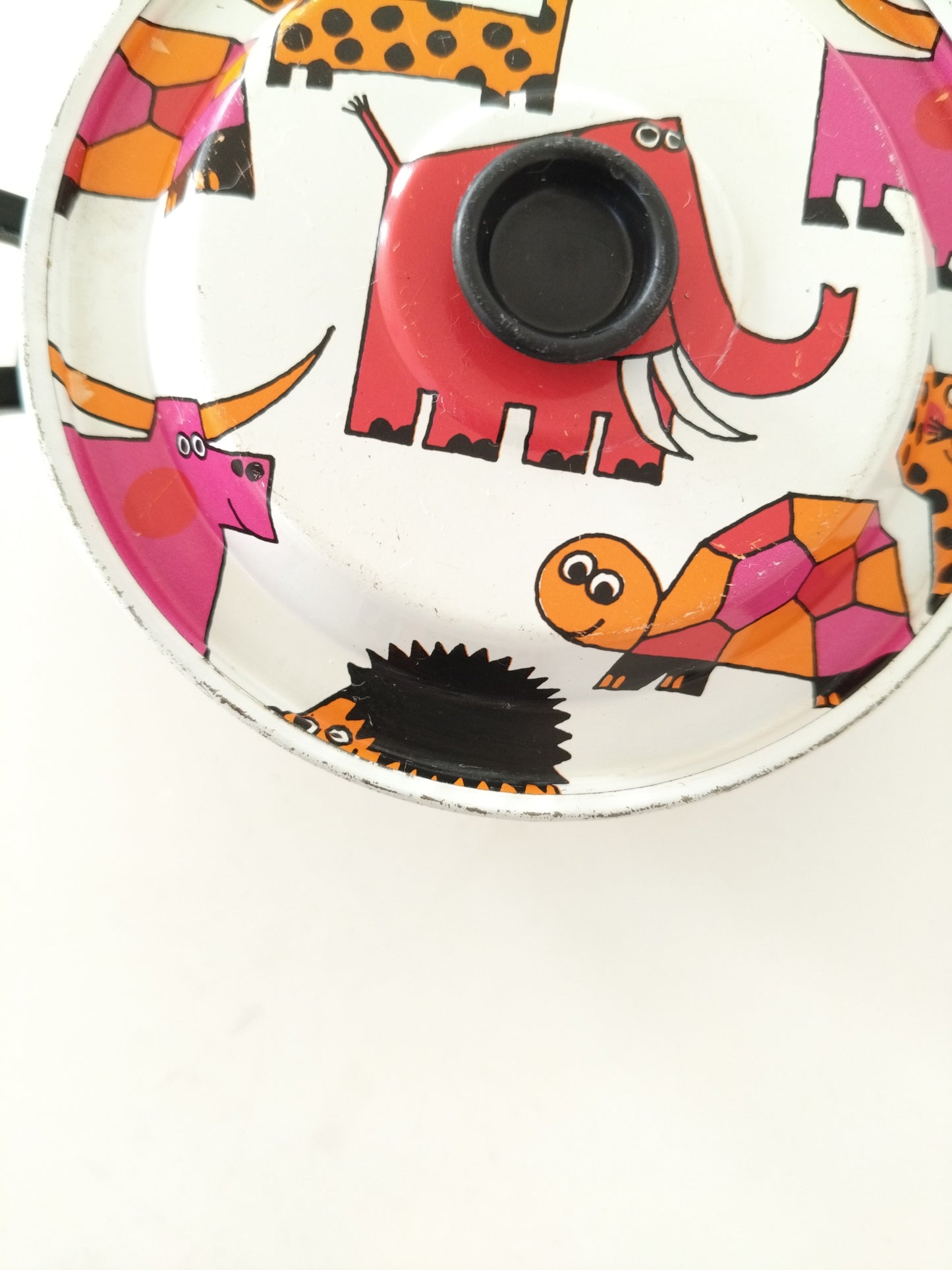 3 éléments de dinette/ casseroles en tôle