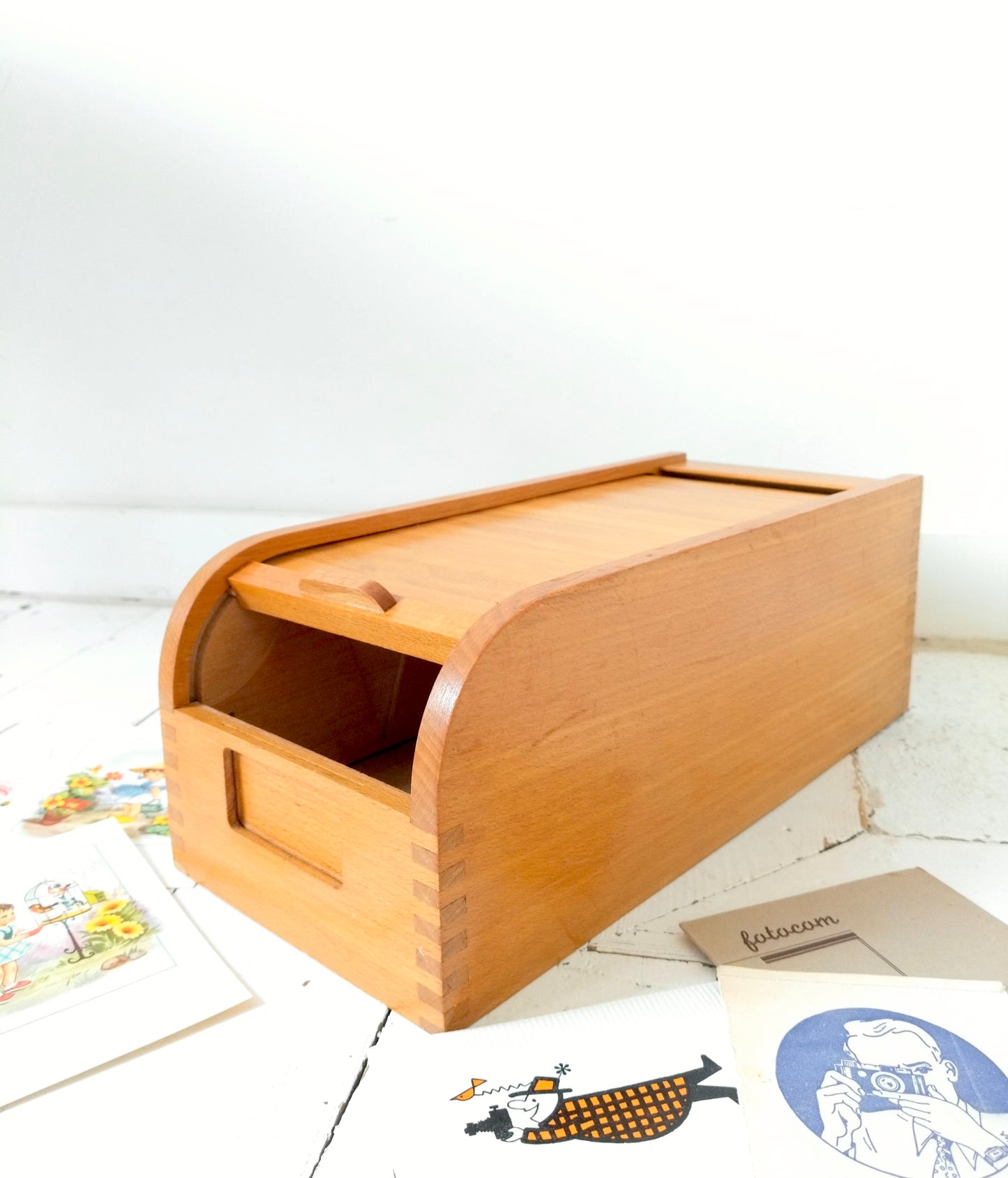 Ancienne boîte à fiches à volet en bois