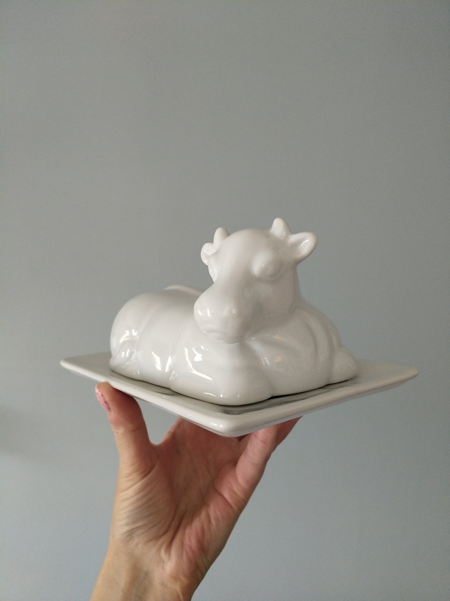 Beurrier vache en porcelaine