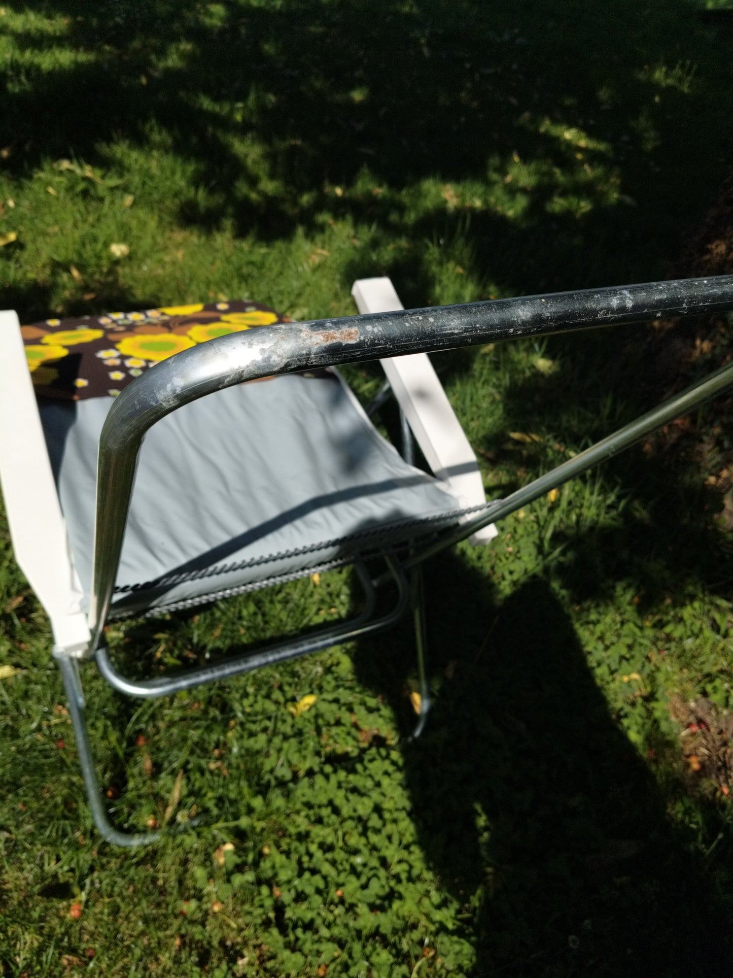 Chaise longue/ relax/ transat/ fauteuil de jardin/ bain de soleil multiposition Rinco flower power - cetaitmieuxavant