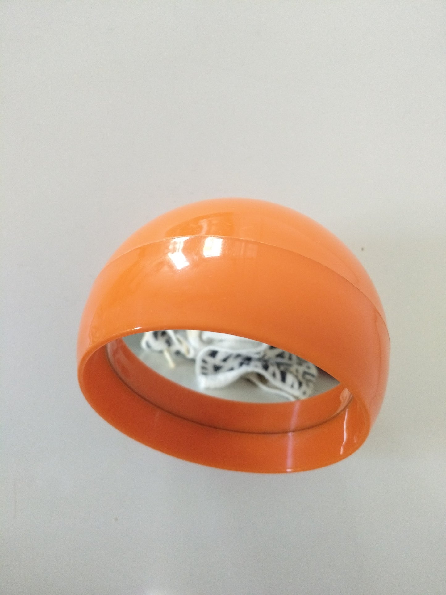 Petit miroir de table sphérique boule space age en plastique