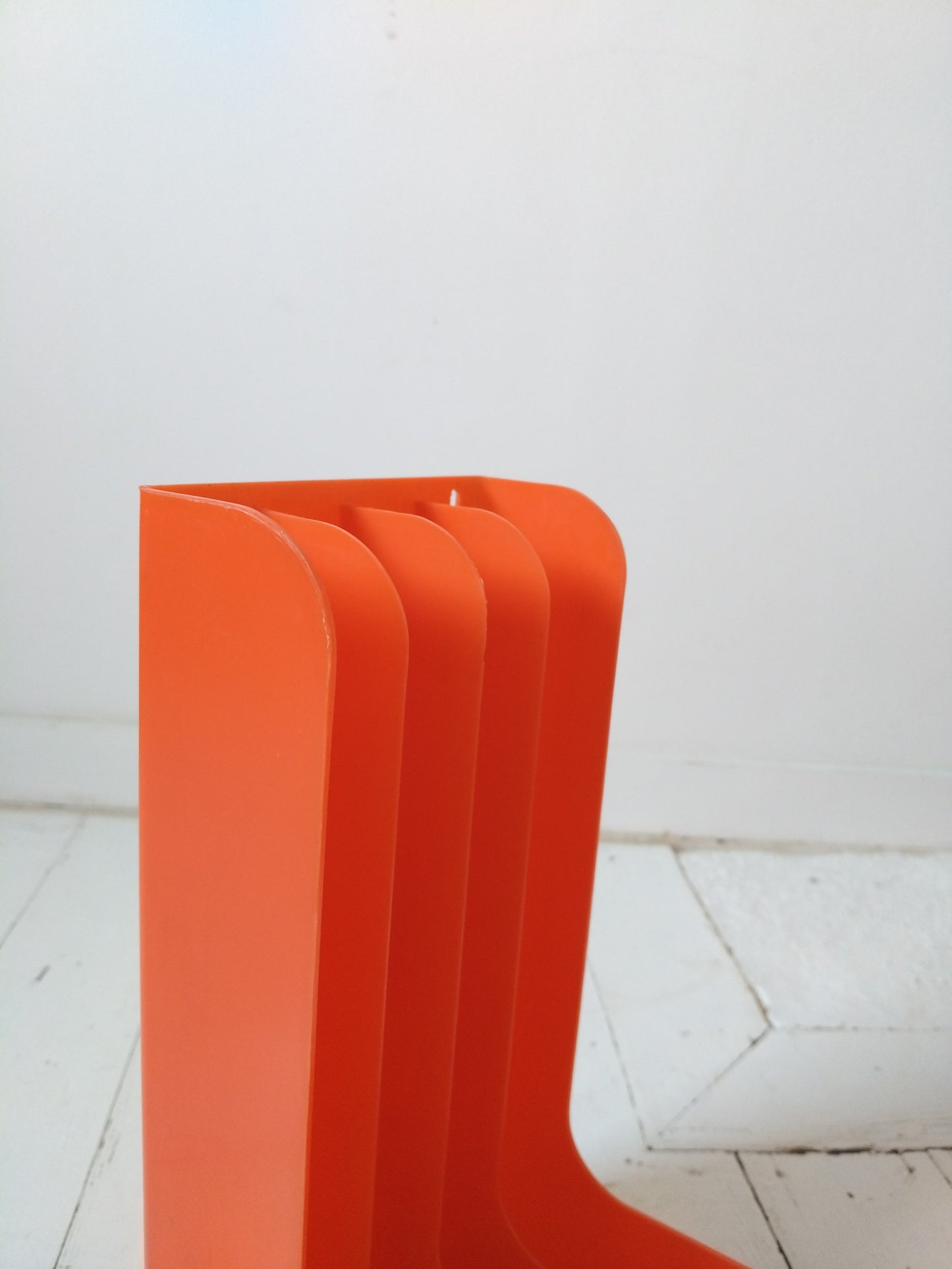 Range-vinyles 33T/ porte-revues Auréac en plastique (à poser ou mural) à l'unité