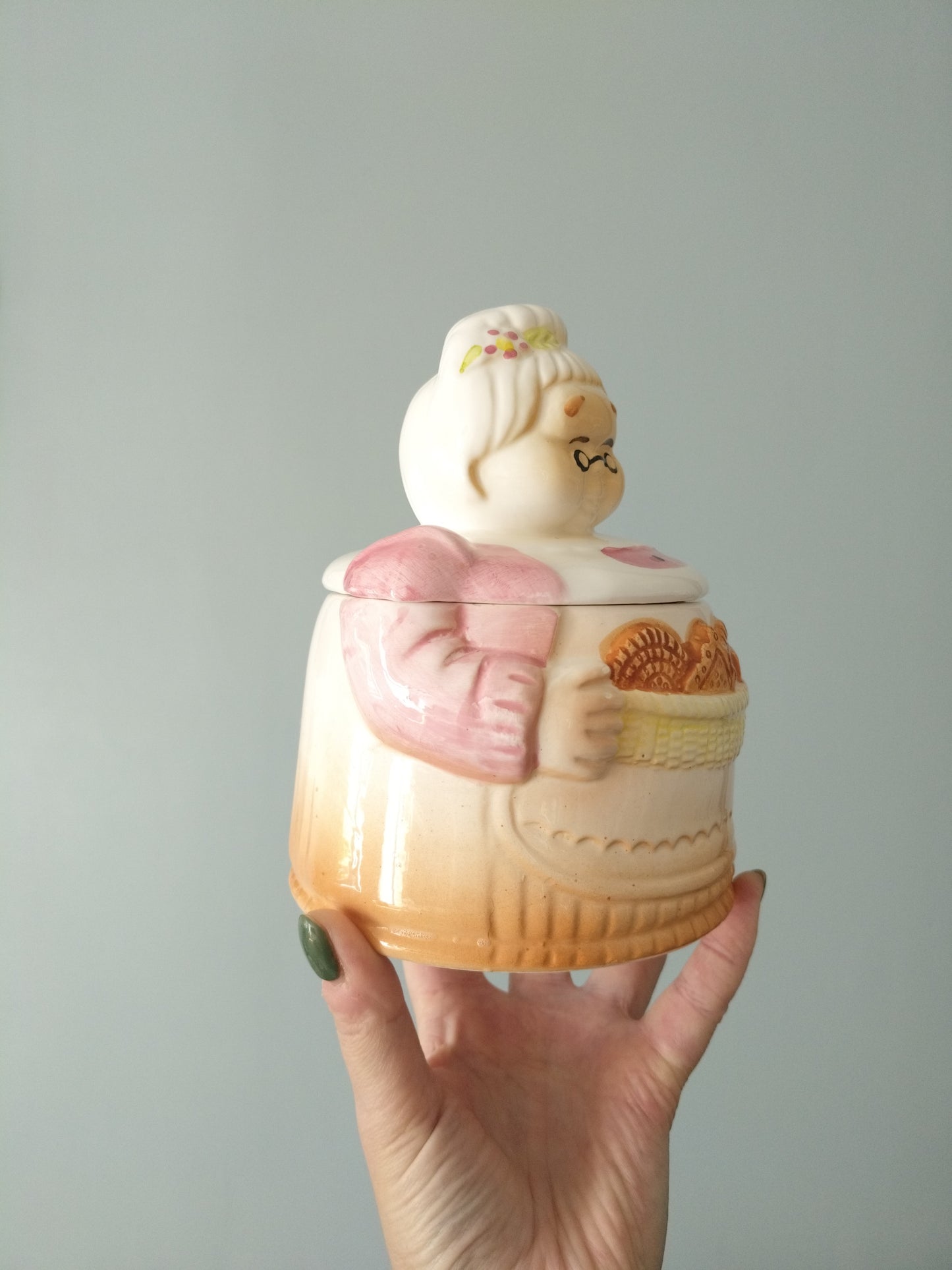 Pot à biscuits/bonbons mamie en céramique 80s