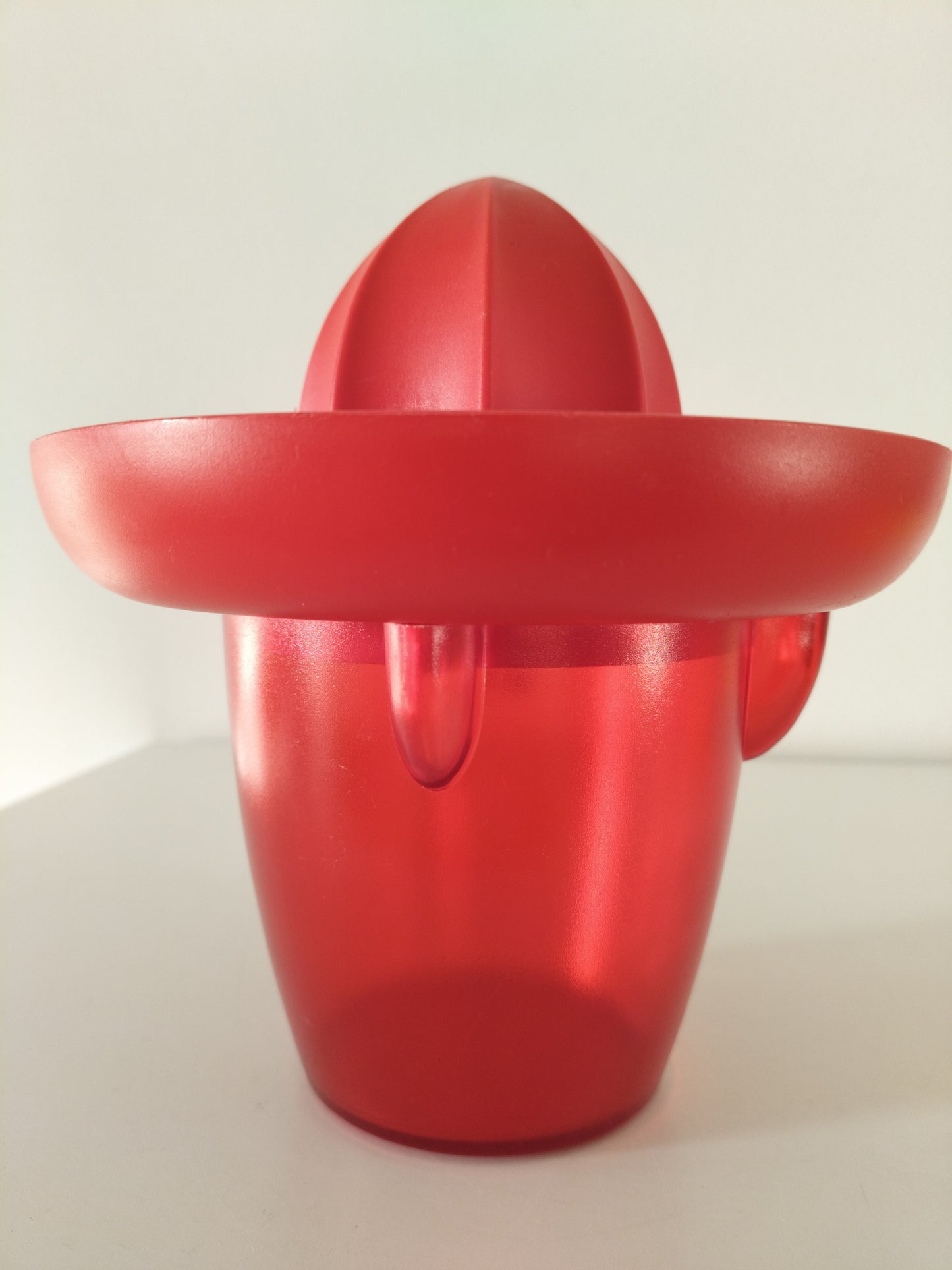 Presse-agrumes manuel en plastique Pedro de Koziol 1997