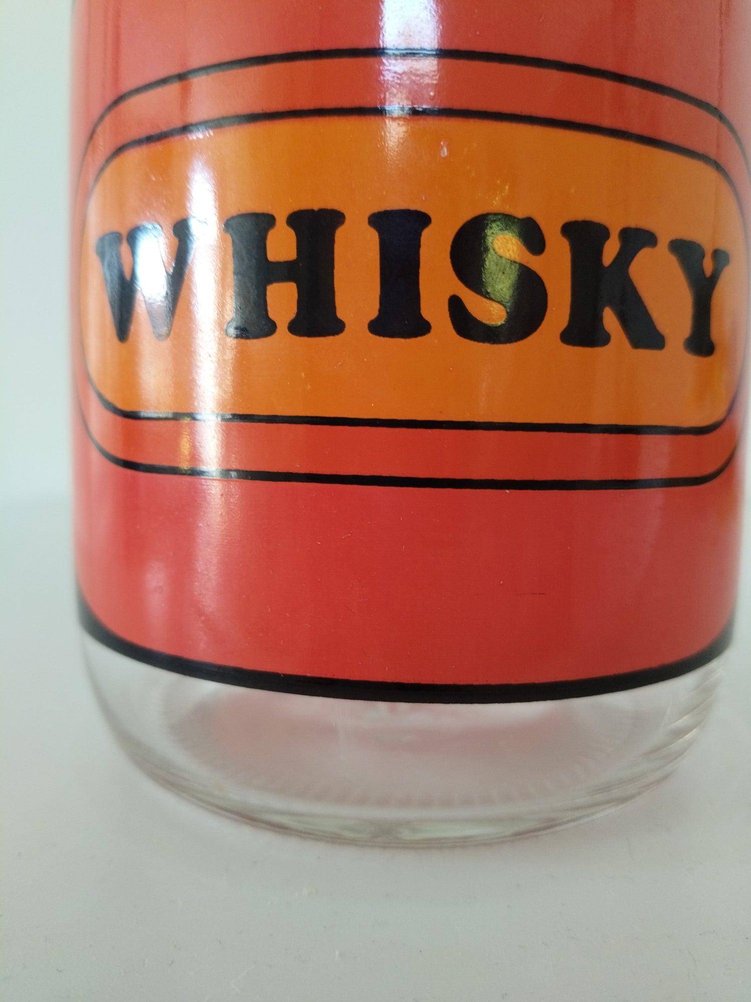Ancienne bouteille à whisky en verre - cetaitmieuxavant