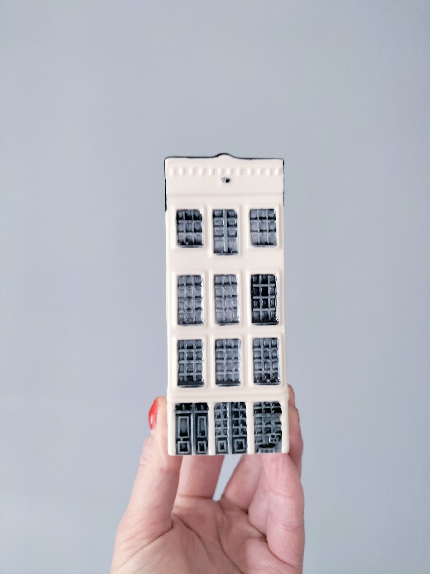 Maison miniature en Bleu de Delft KLM 47