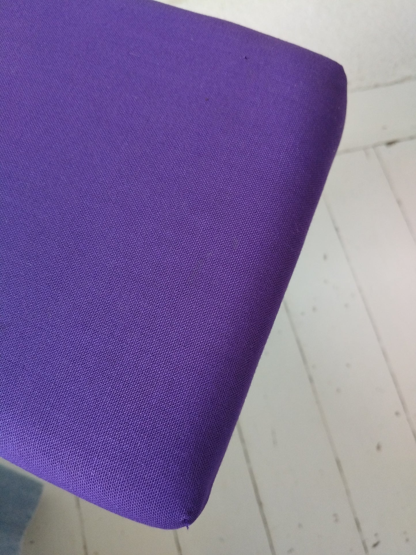 Tabouret d'appoint Flair Prisunic Holland plastique mauve et blanc - cetaitmieuxavant