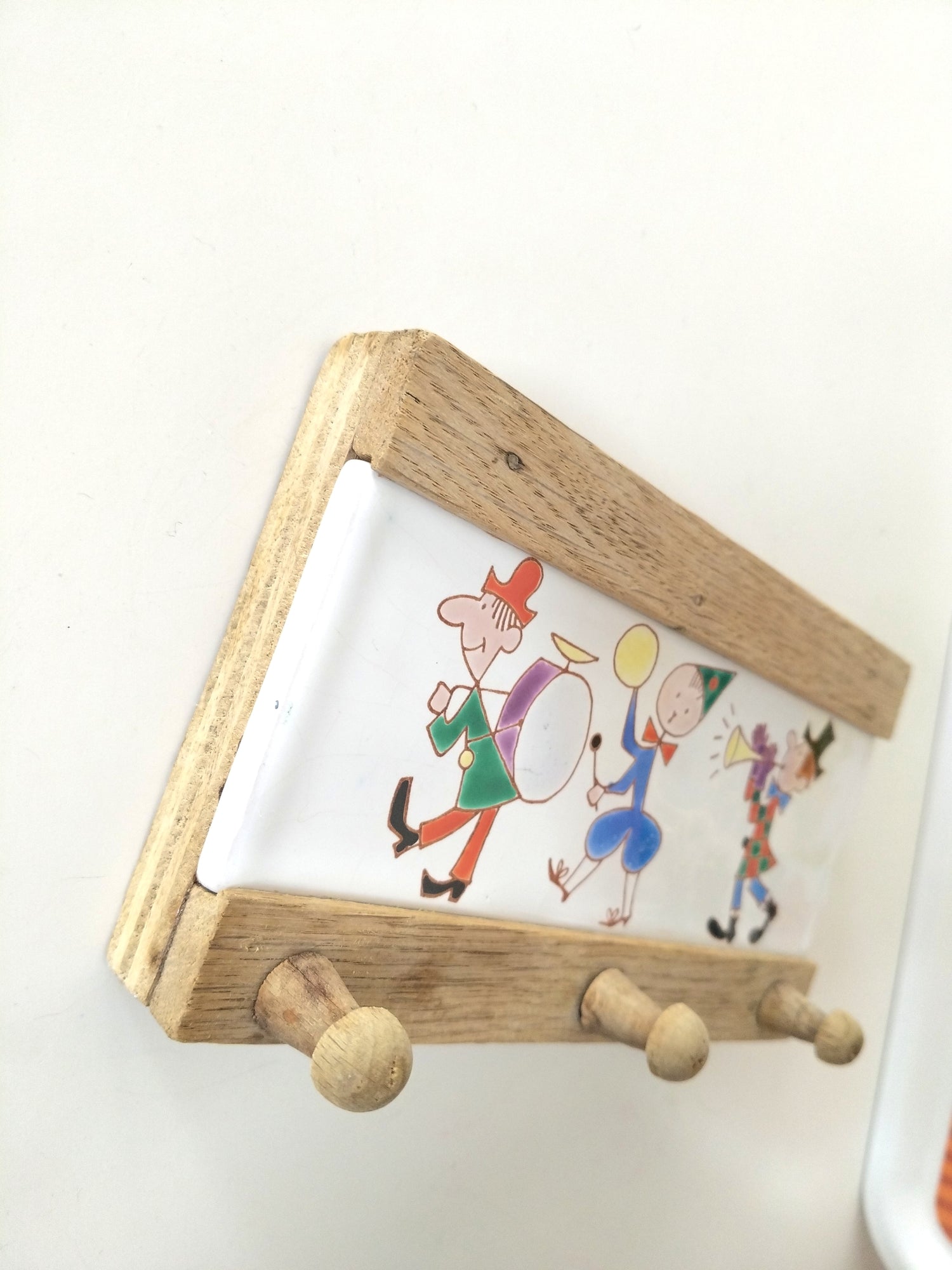 Porte-torchons ou clés en bois et céramique - cetaitmieuxavant