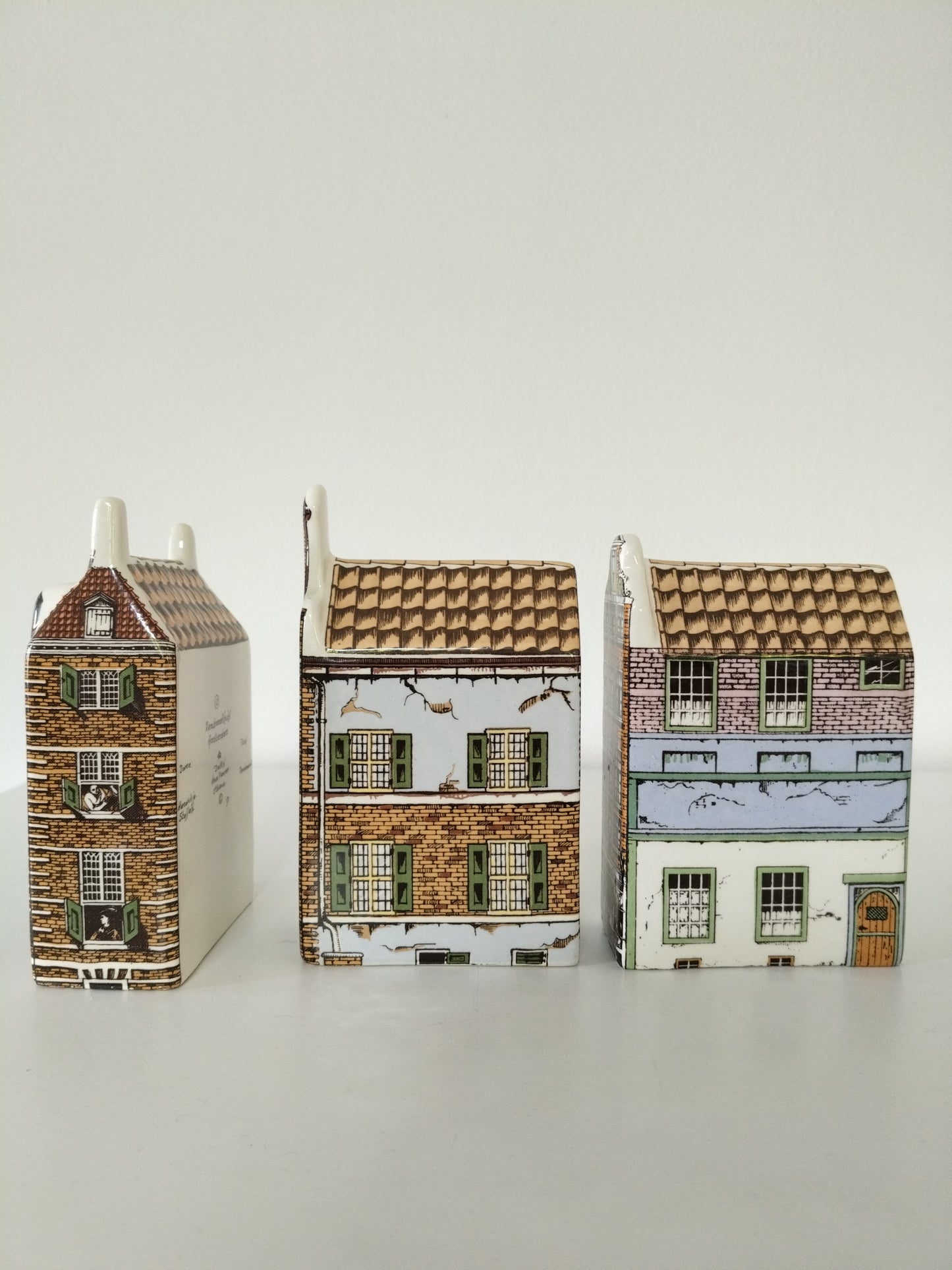 Maison hollandaise miniature en porcelaine Delft's Polychroom  Hand Painted Holland 7-6-12 au choix - cetaitmieuxavant