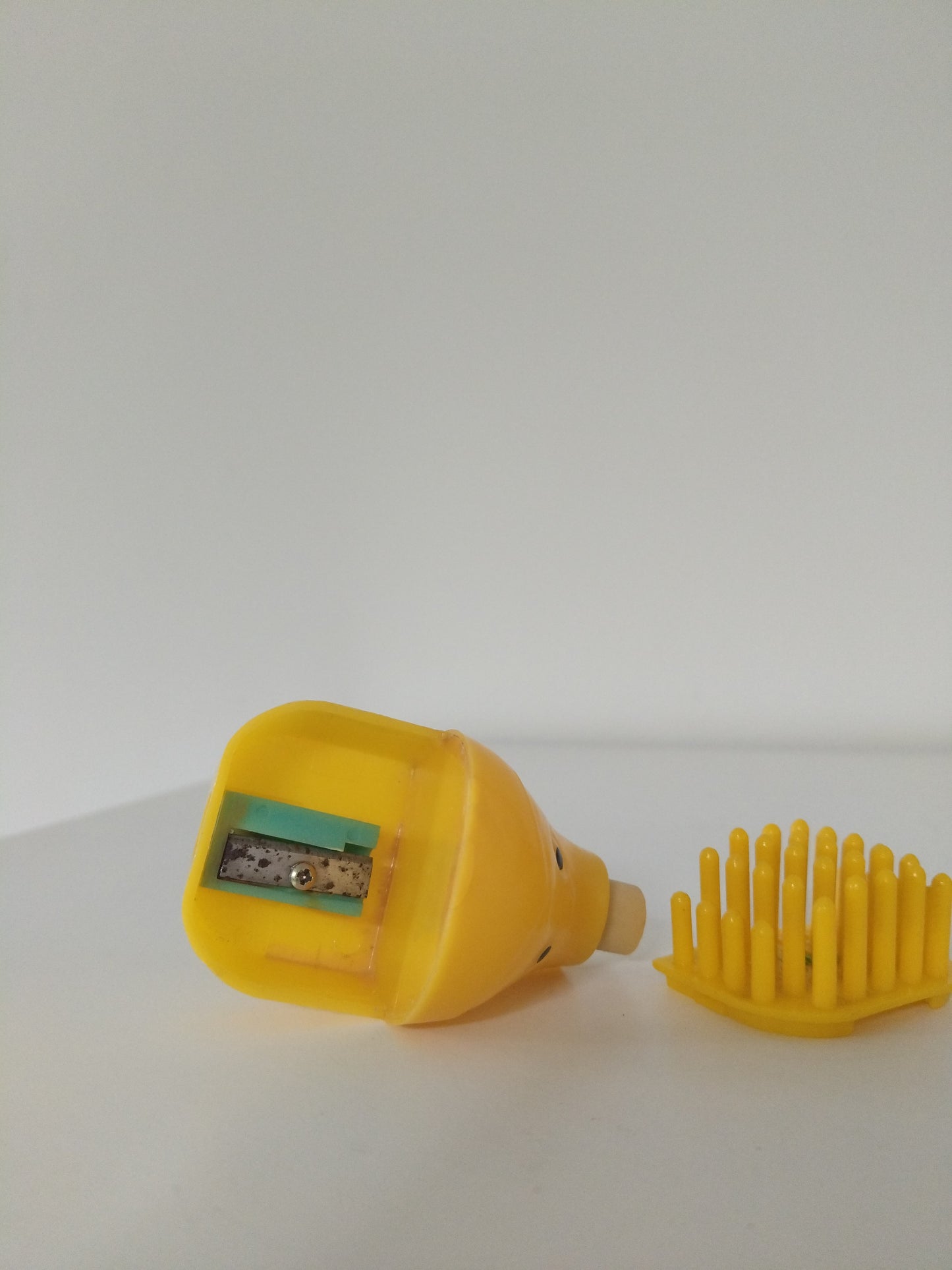 Hérisson miniature taille-crayon, porte-crayon et gomme 80's couleur au choix