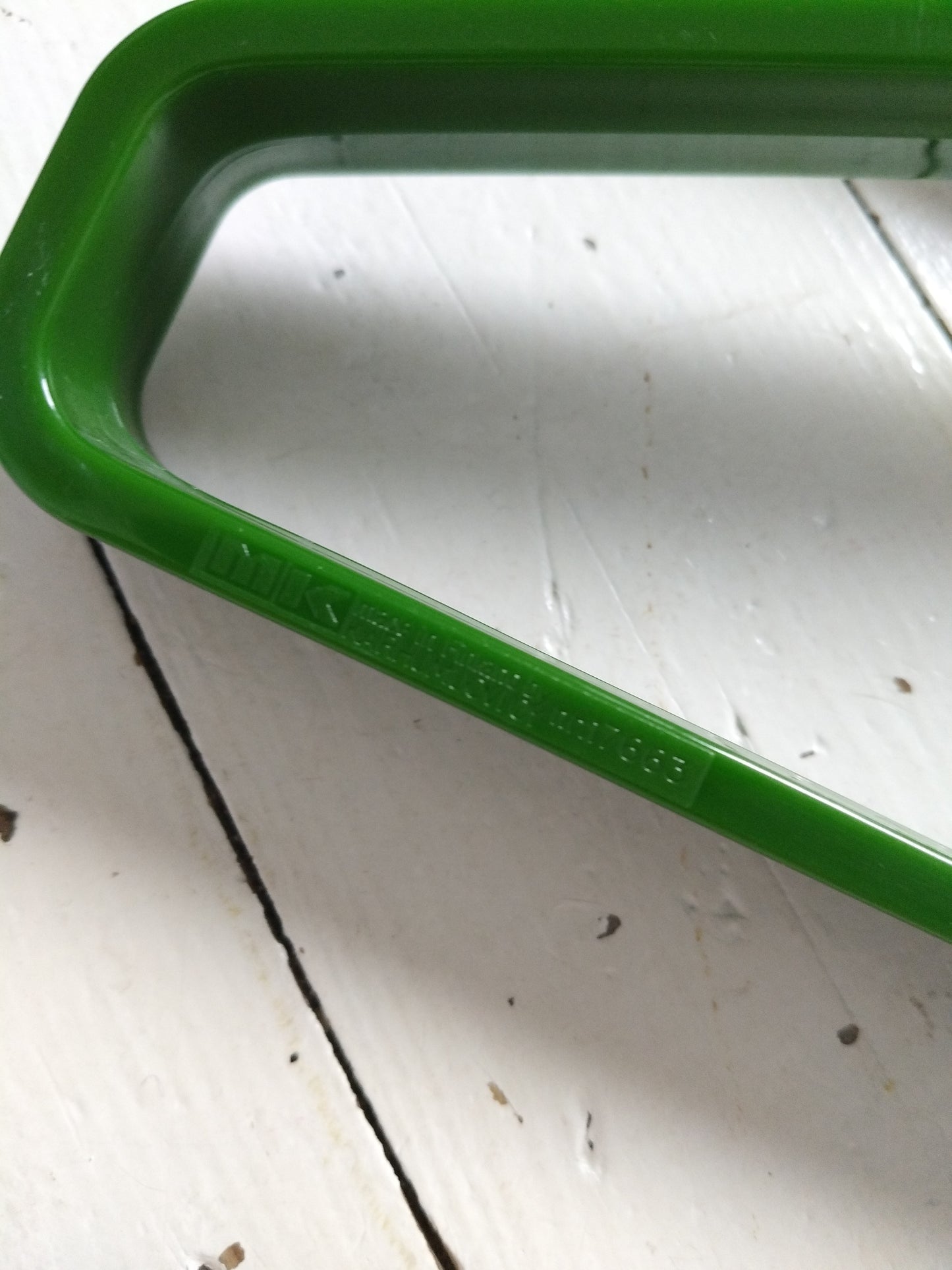 Ensemble de 3 cintres en plastique MK finland by Karhumuovioy - cetaitmieuxavant