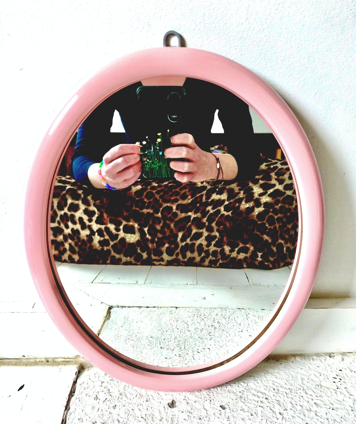 Petit miroir mural ovale en bois rose - cetaitmieuxavant