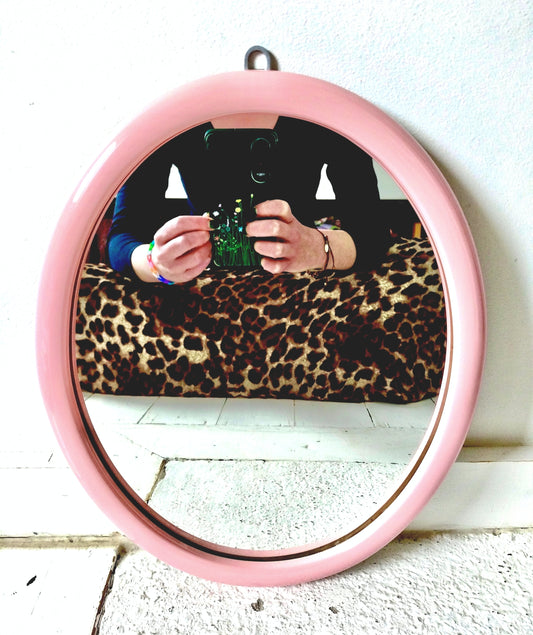 Petit miroir mural ovale en bois rose - cetaitmieuxavant