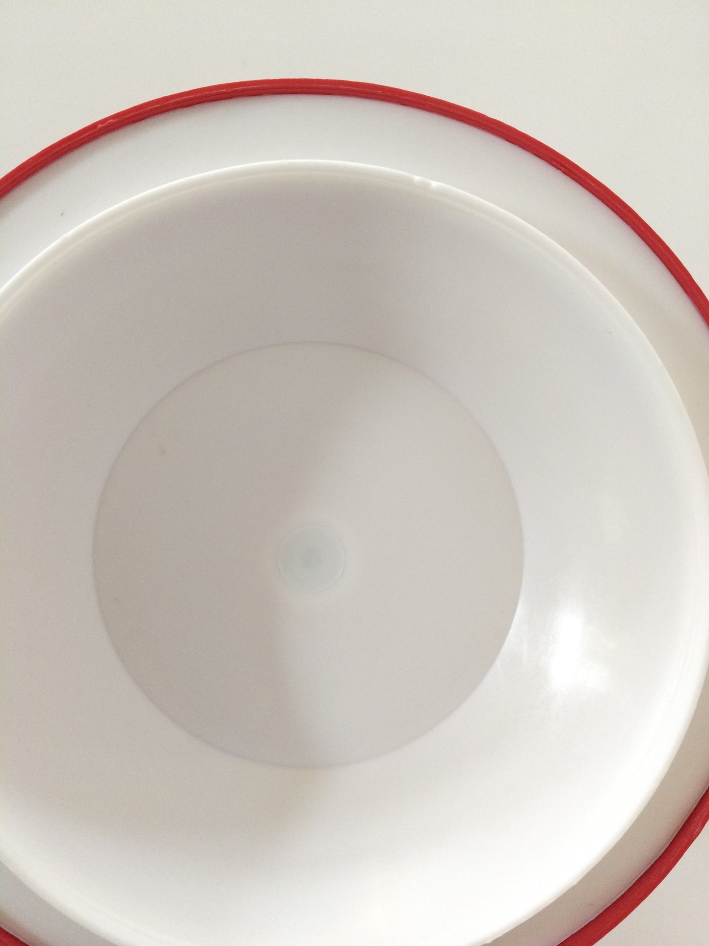 Pomme à glaçons en plastique rouge ou orange au choix