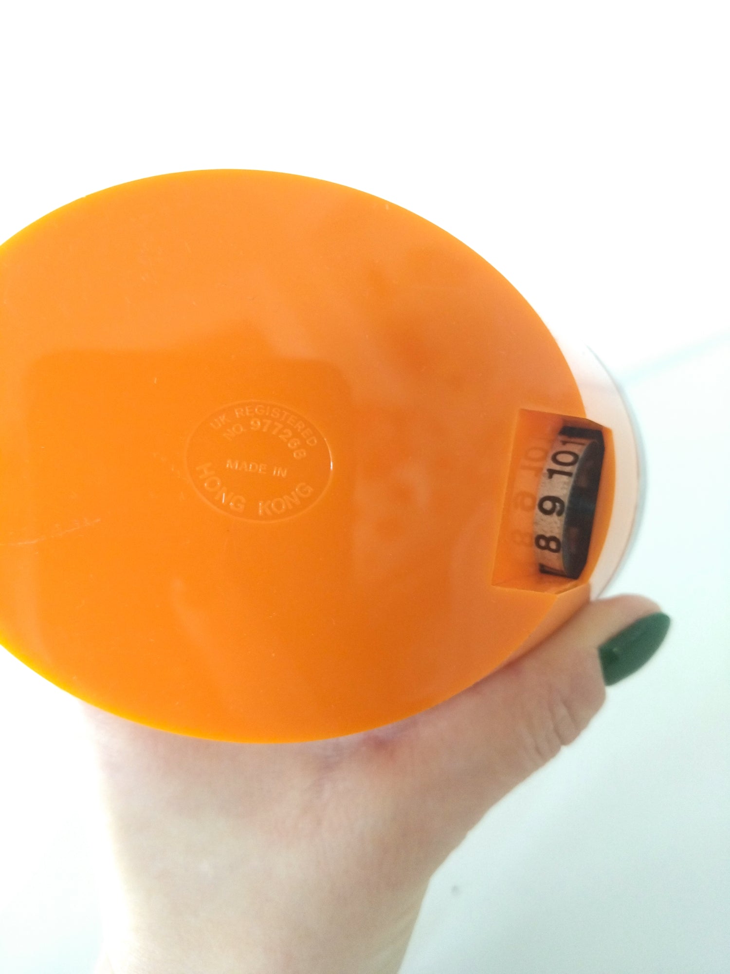 Calendrier perpétuel en plastique design UK made in Hong Kong - cetaitmieuxavant