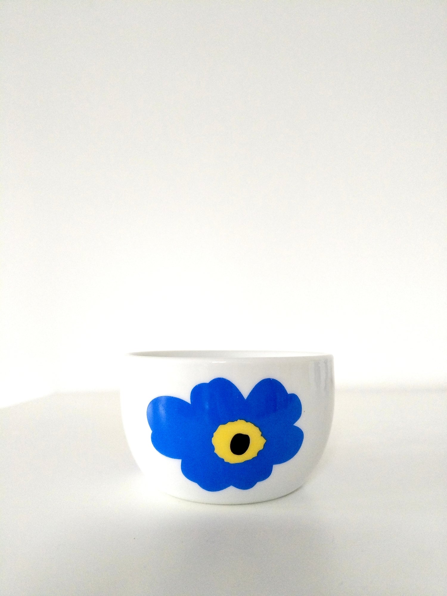 Tasse Item en porcelaine décor esprit Marimekko Unikko à l'unité - cetaitmieuxavant