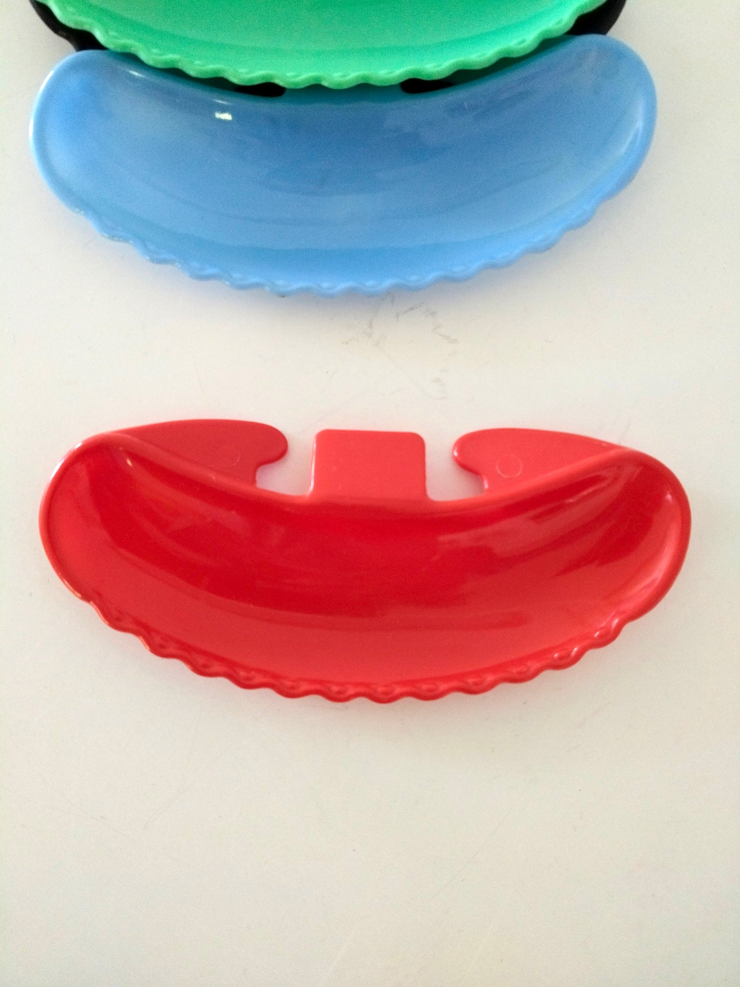 4 coupelles clips sauce pour assiettes en plastique