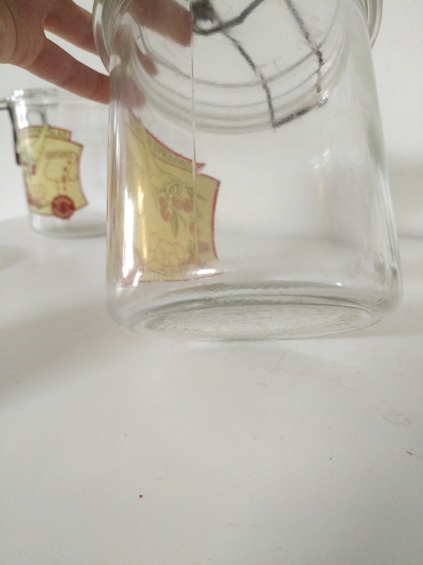 Ancien bocal de conservation en verre à l'unité