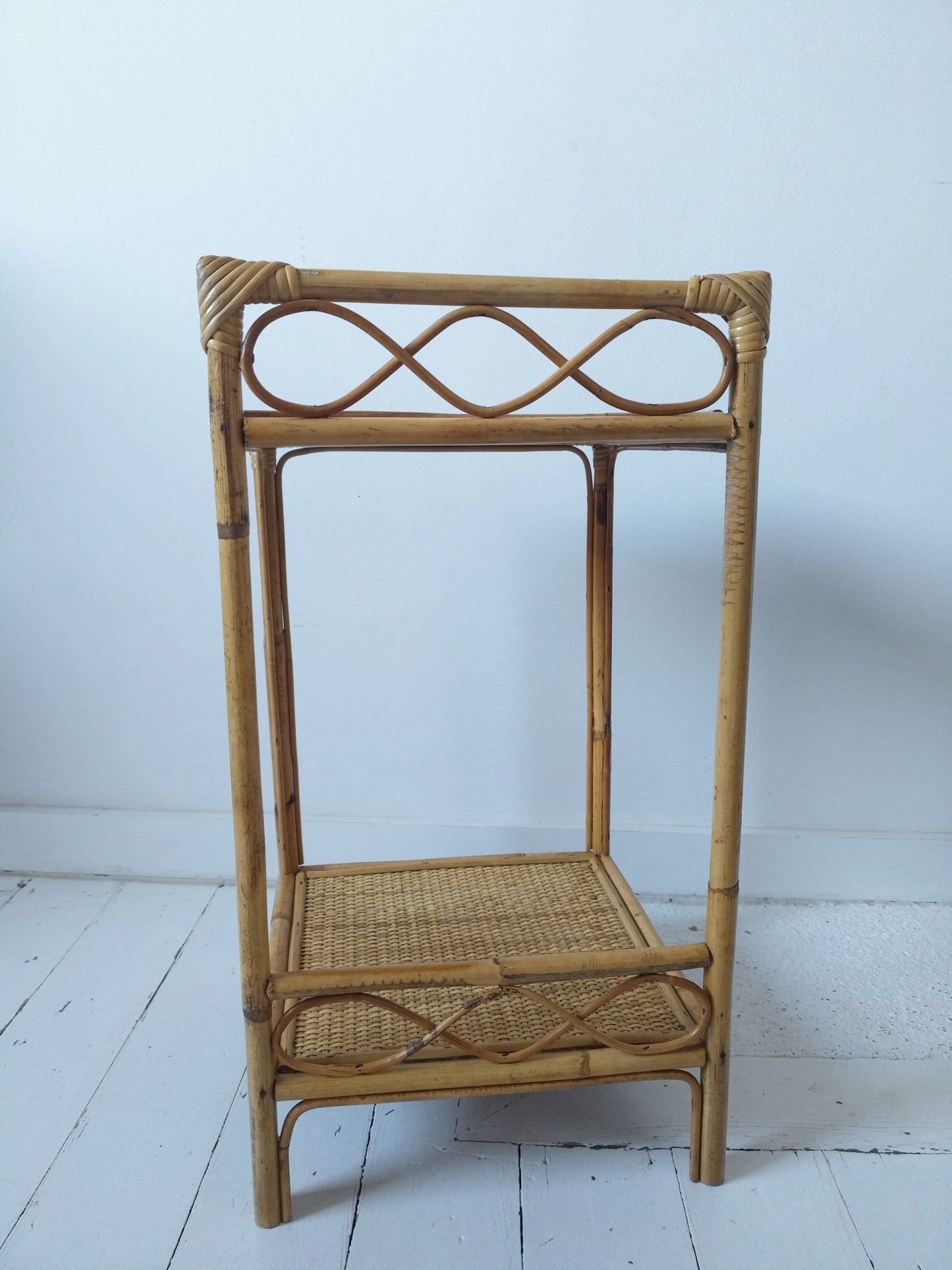 Étagère/ chevet vintage osier et rotin