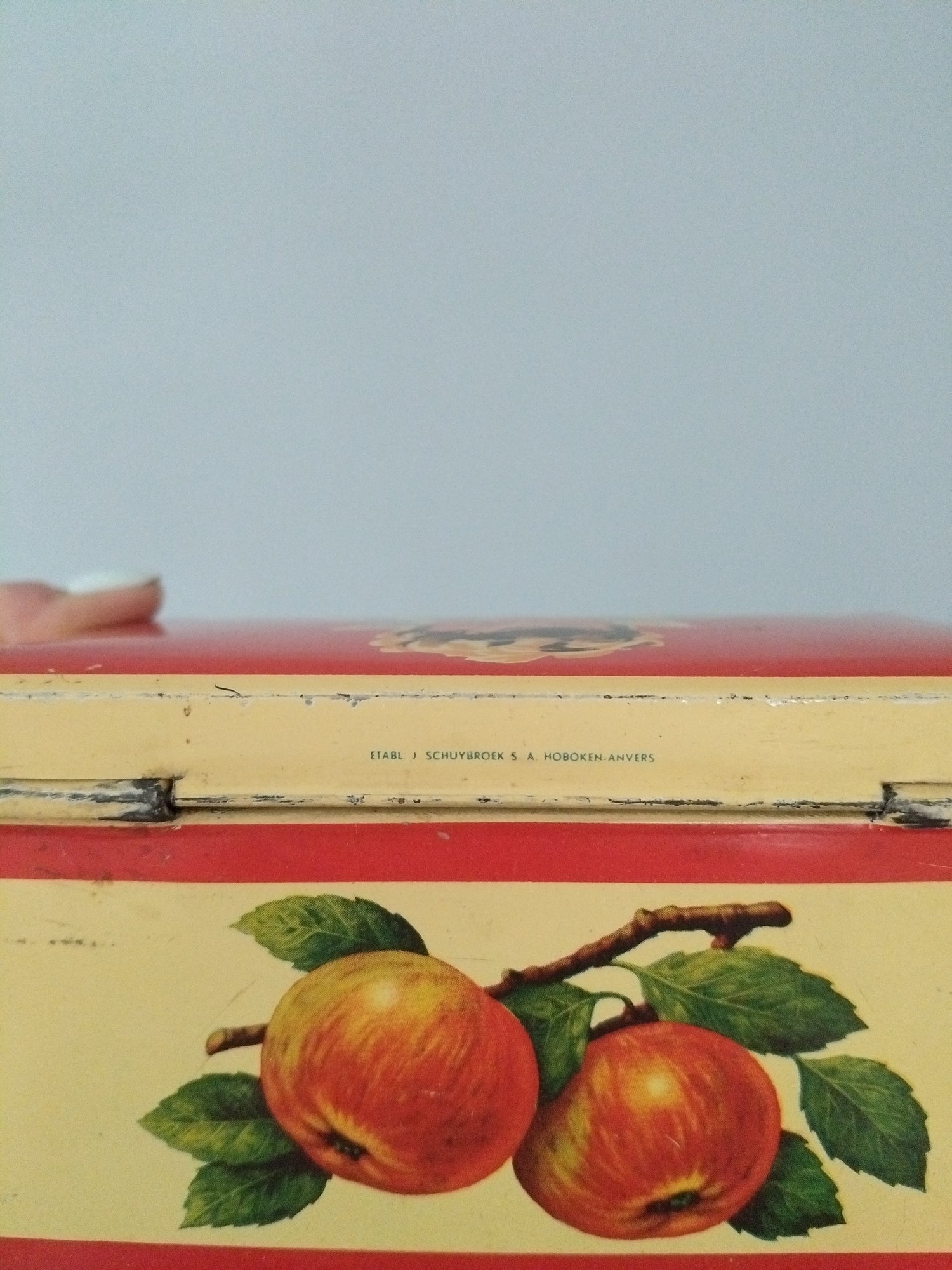 Ancienne boîte métallique publicitaire GFS - cetaitmieuxavant