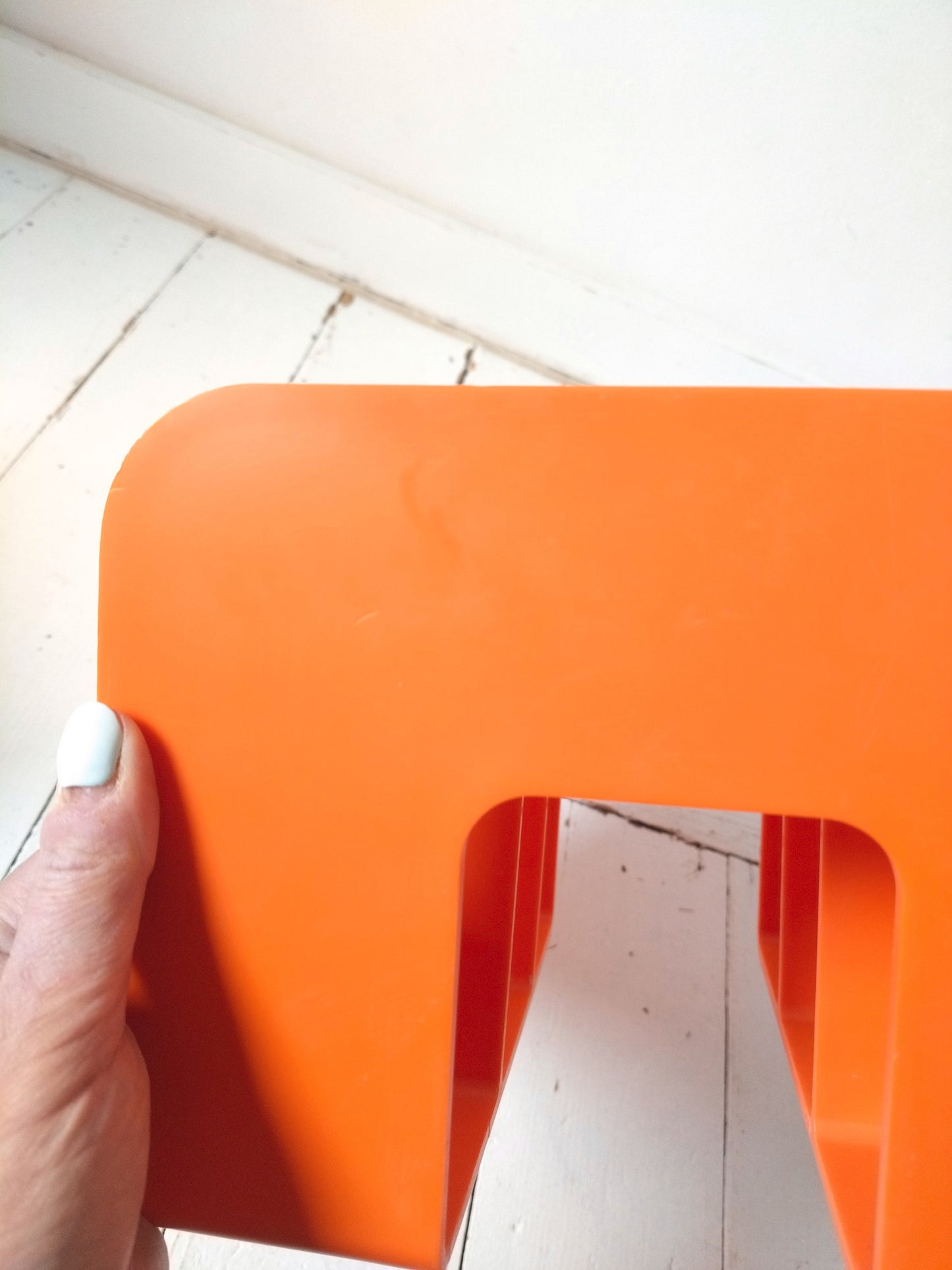 Range-livres/ magazines/ vinyles en plastique ORANGE par Sven-Eric Juhlin pour Gustavsberg 1395 à l'unité - cetaitmieuxavant