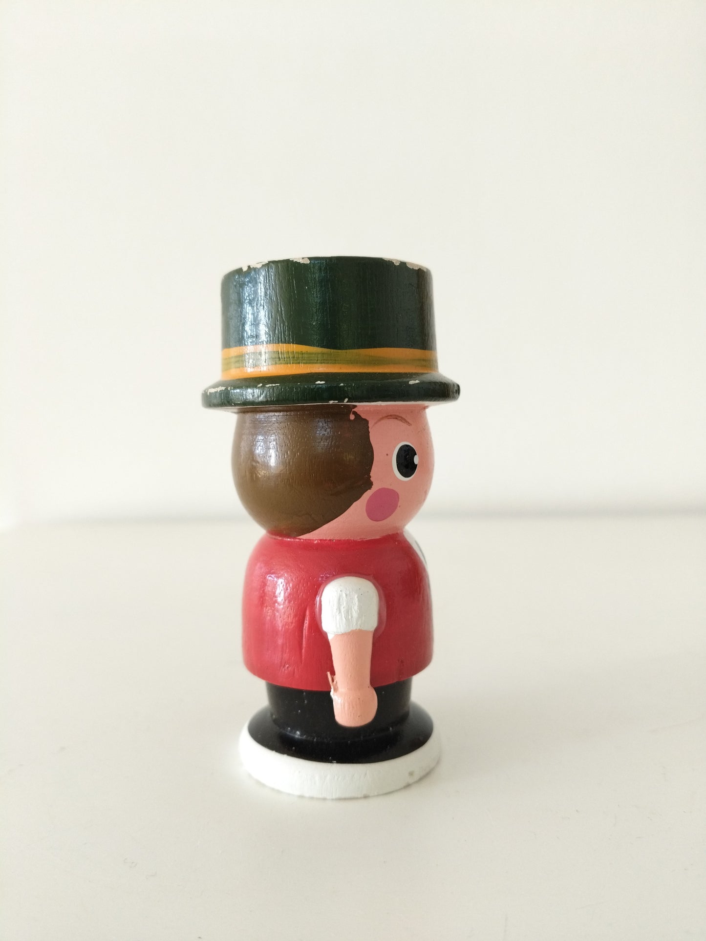 Coquetier personnage en bois au choix - cetaitmieuxavant